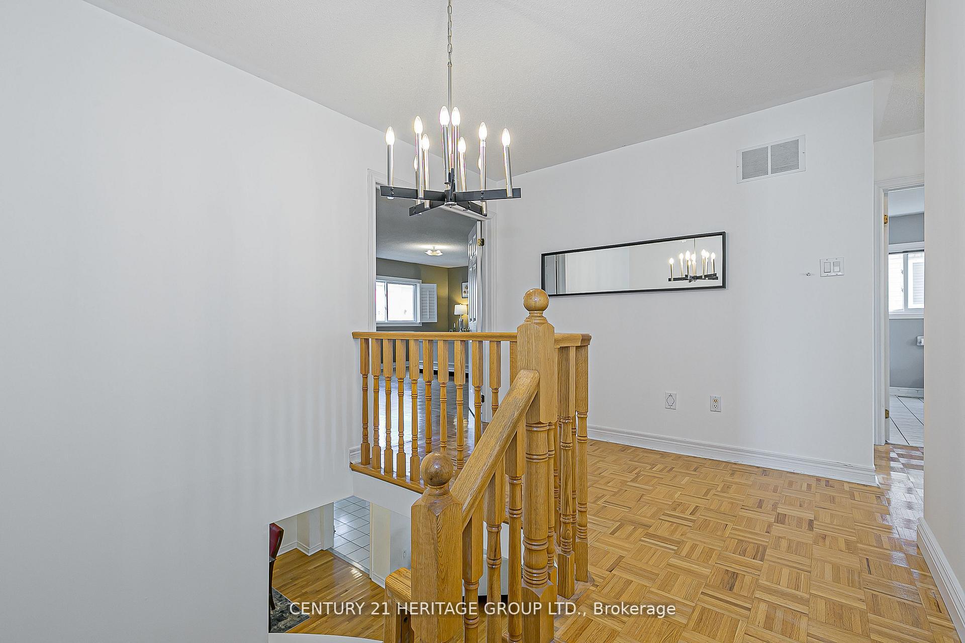 Photo 17 of 29 Eminence Road, Vaughan, Patterson — HOMEH