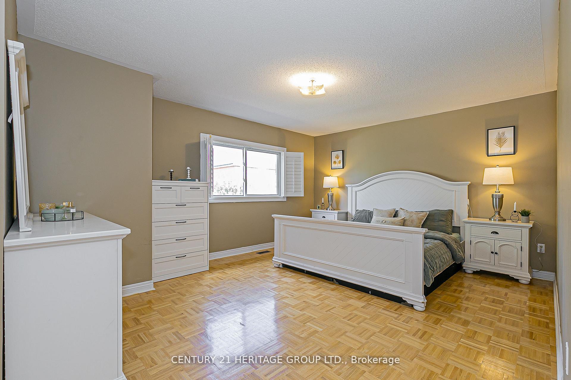 Photo 18 of 29 Eminence Road, Vaughan, Patterson — HOMEH
