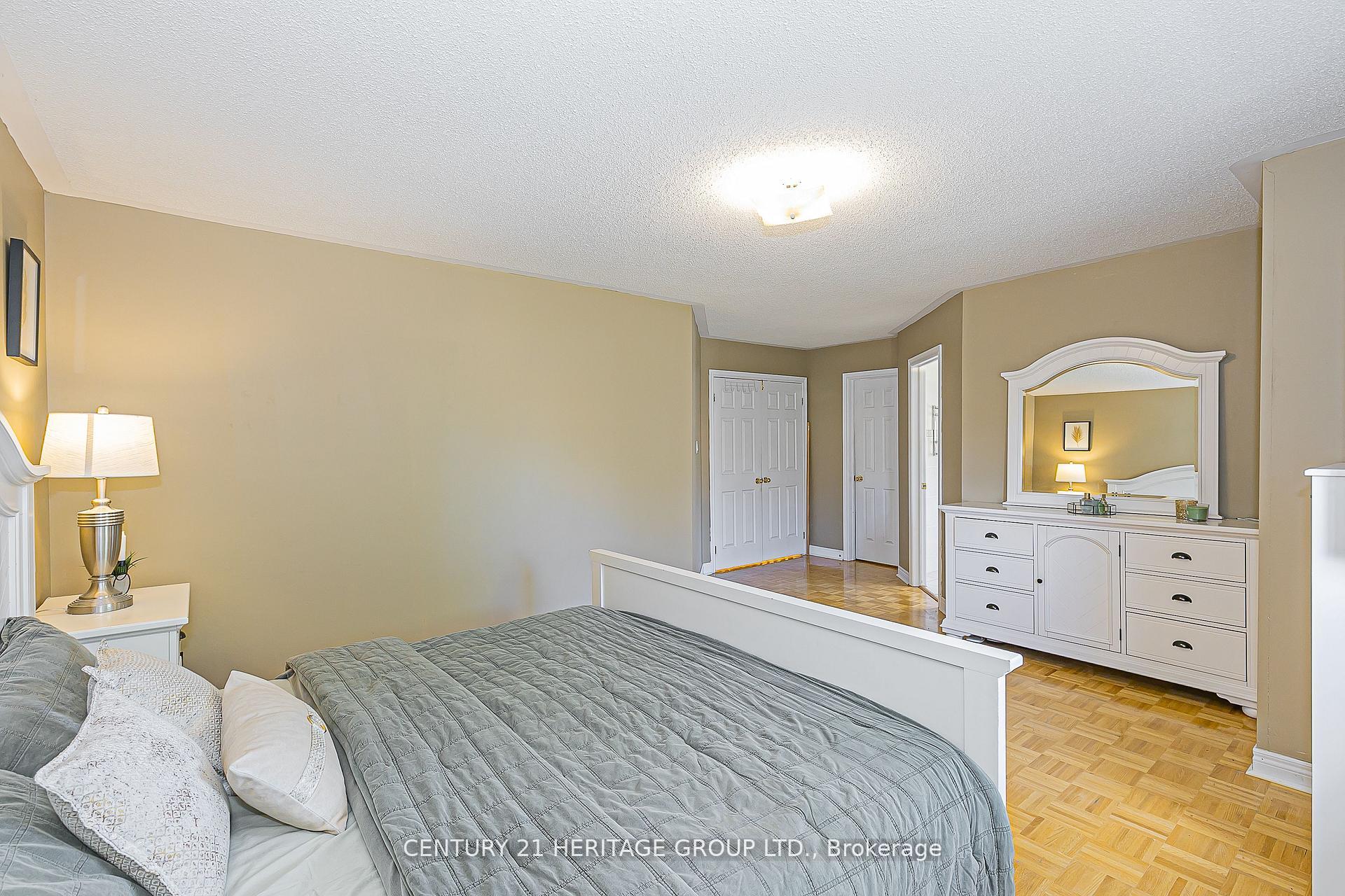 Photo 19 of 29 Eminence Road, Vaughan, Patterson — HOMEH