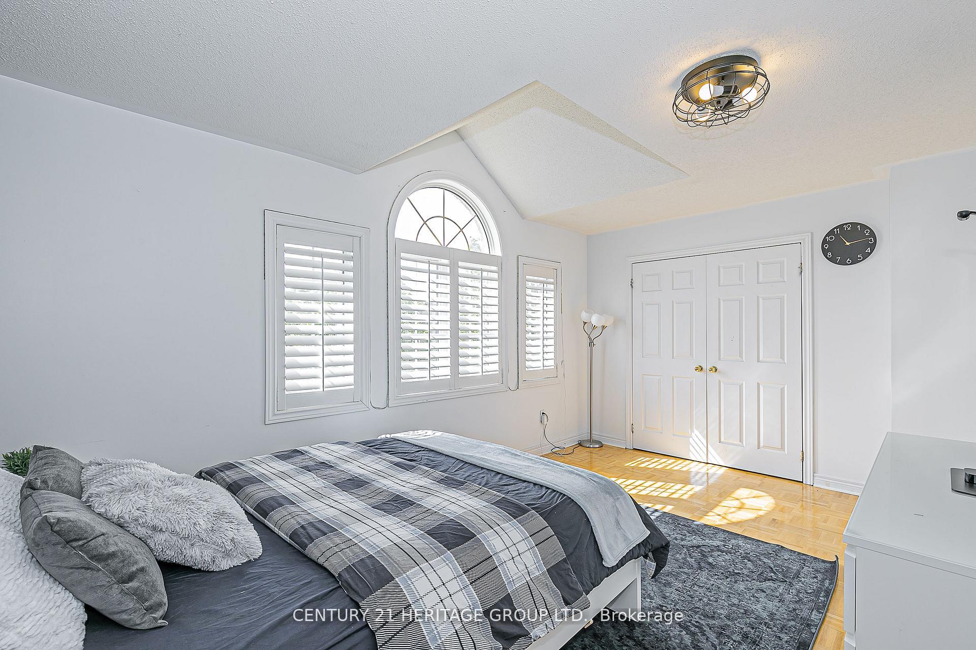 Photo 24 of 29 Eminence Road, Vaughan, Patterson — HOMEH