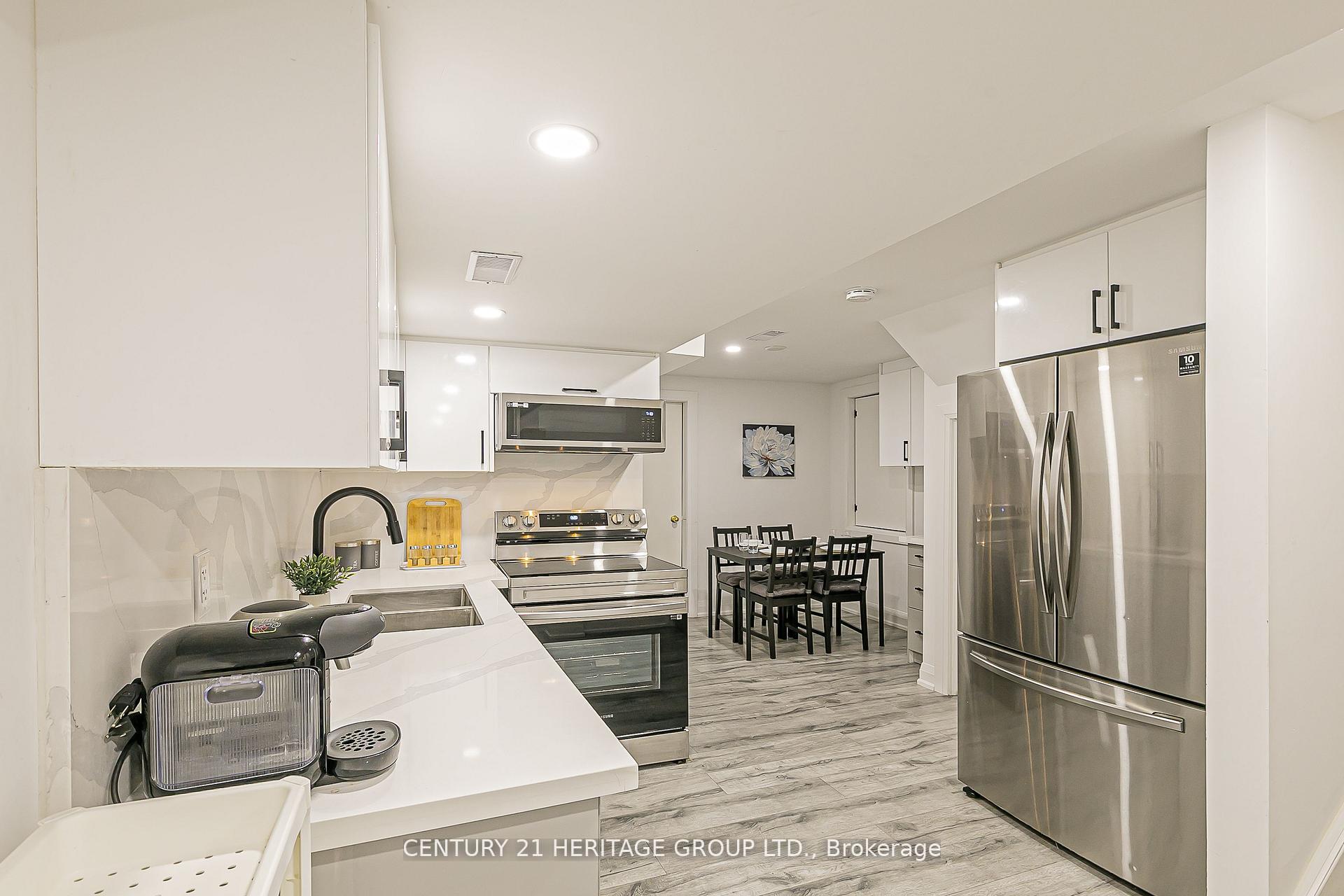 Photo 27 of 29 Eminence Road, Vaughan, Patterson — HOMEH