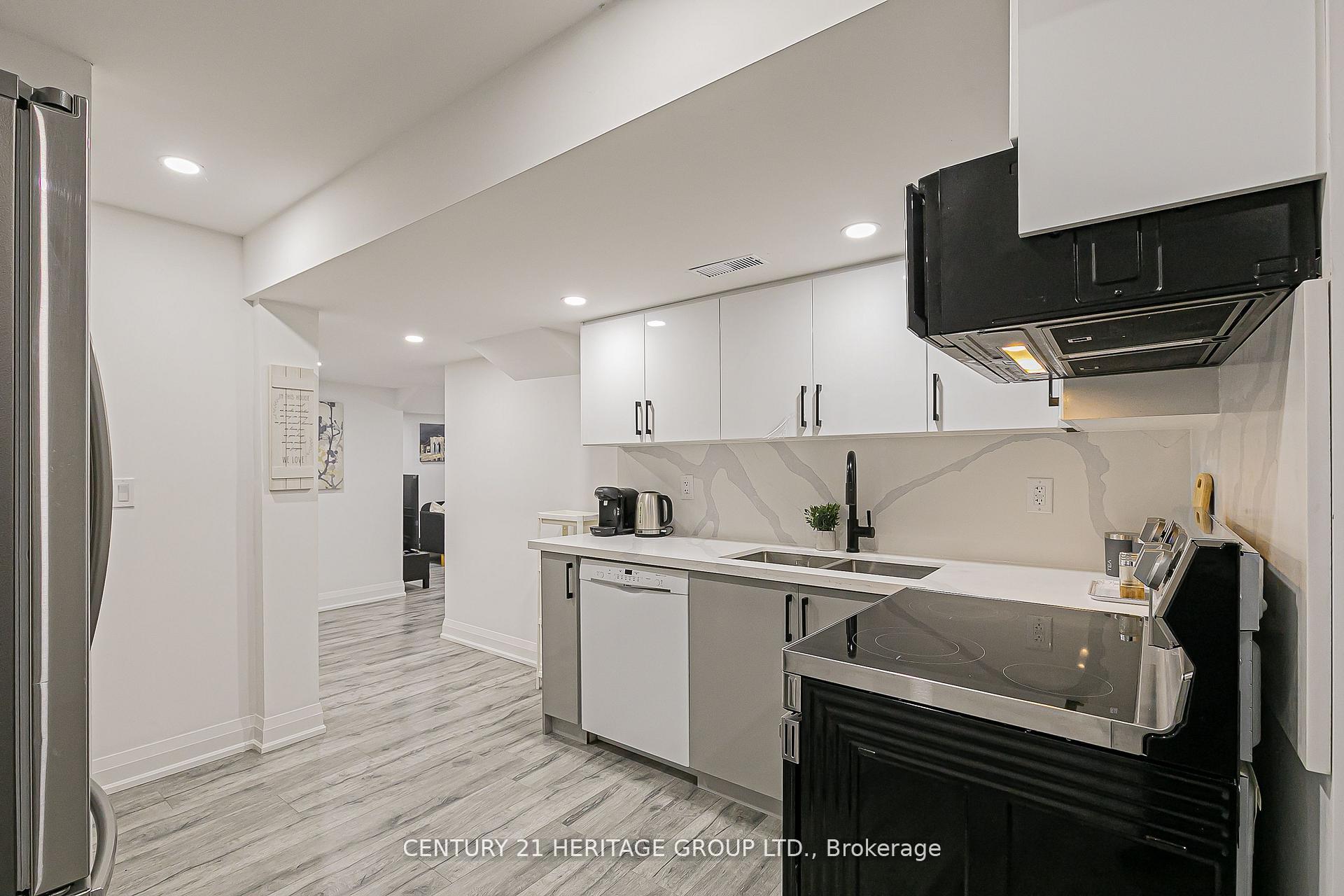 Photo 28 of 29 Eminence Road, Vaughan, Patterson — HOMEH