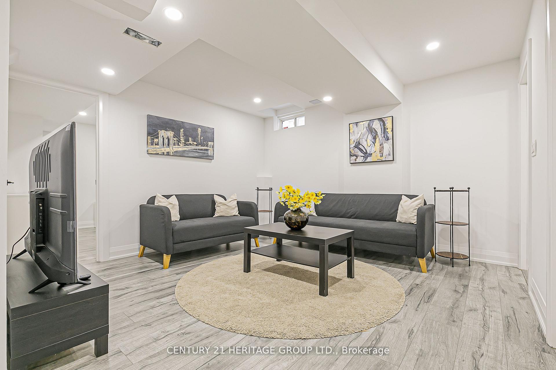Photo 29 of 29 Eminence Road, Vaughan, Patterson — HOMEH