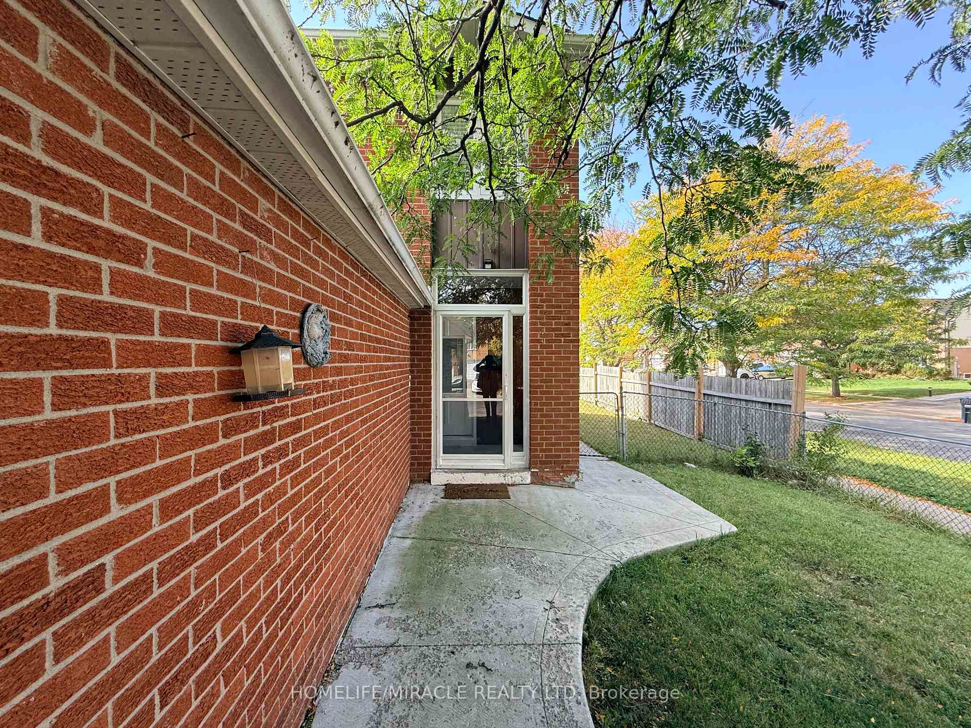 Photo 5 of 1 Hudson Drive, Brampton, Fletcher's West — HOMEH