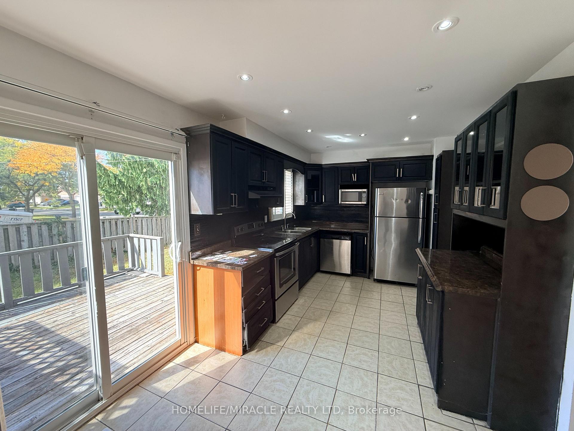 Photo 8 of 1 Hudson Drive, Brampton, Fletcher's West — HOMEH