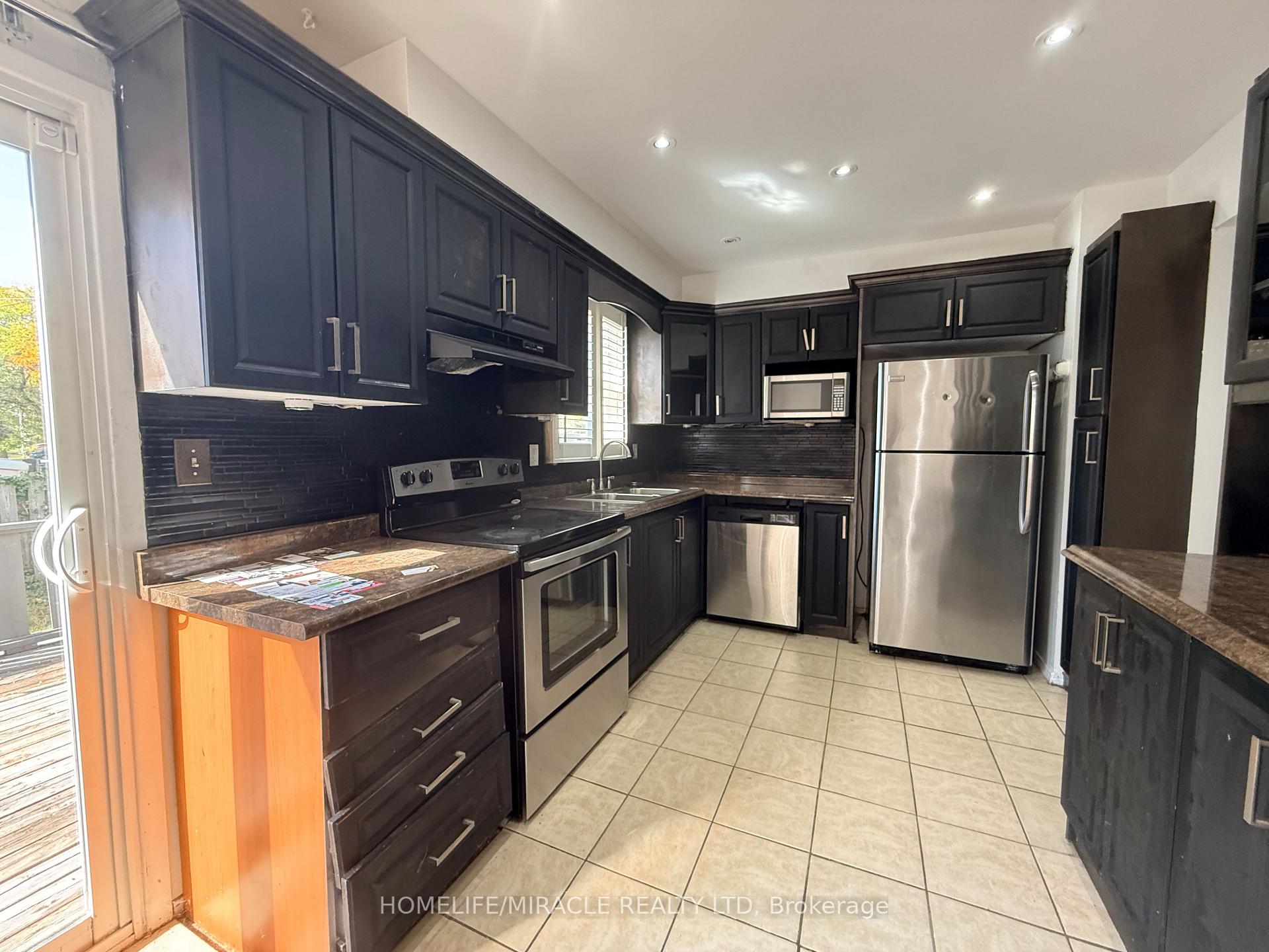 Photo 9 of 1 Hudson Drive, Brampton, Fletcher's West — HOMEH