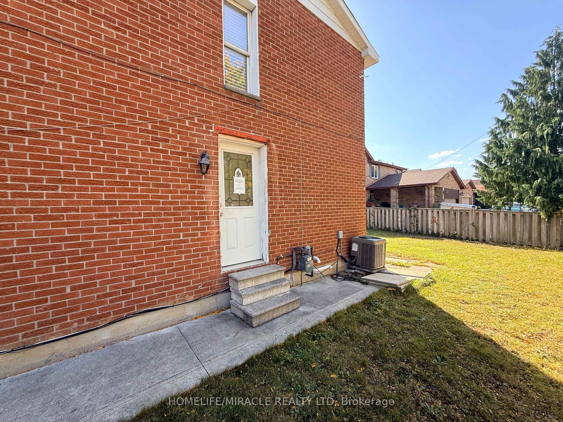 Photo 24 of 1 Hudson Drive, Brampton, Fletcher's West — HOMEH