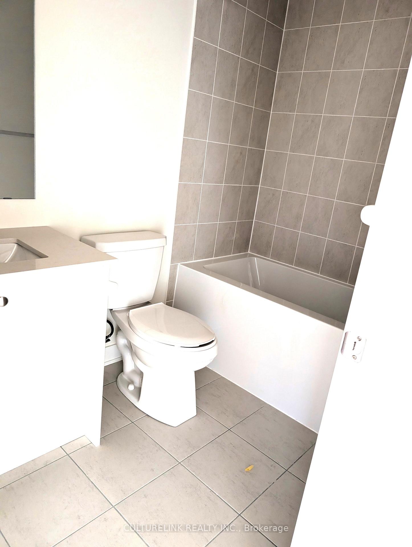 Photo 11 of 47 Mumbai Drive, Markham, Middlefield — HOMEH