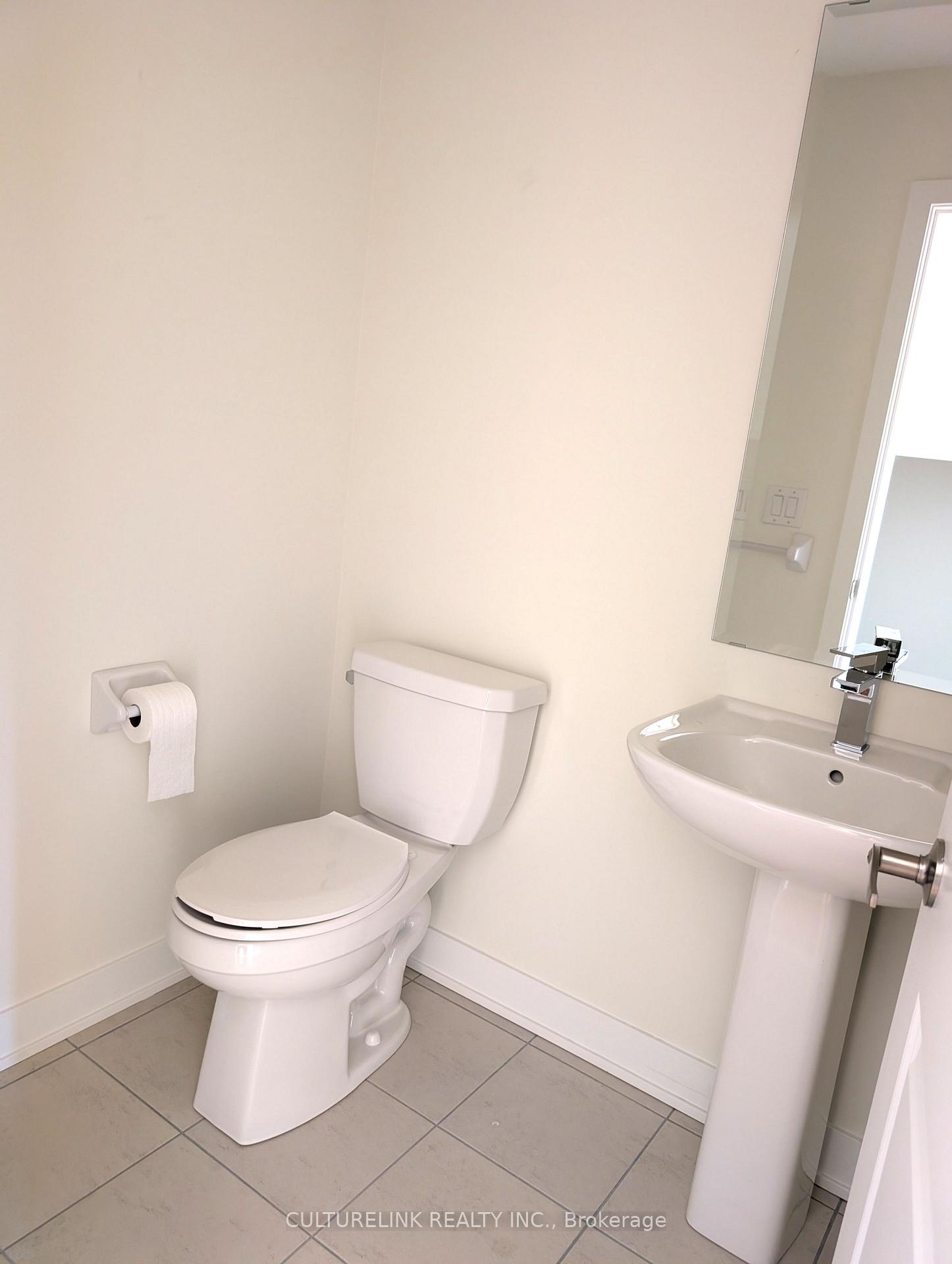 Photo 12 of 47 Mumbai Drive, Markham, Middlefield — HOMEH