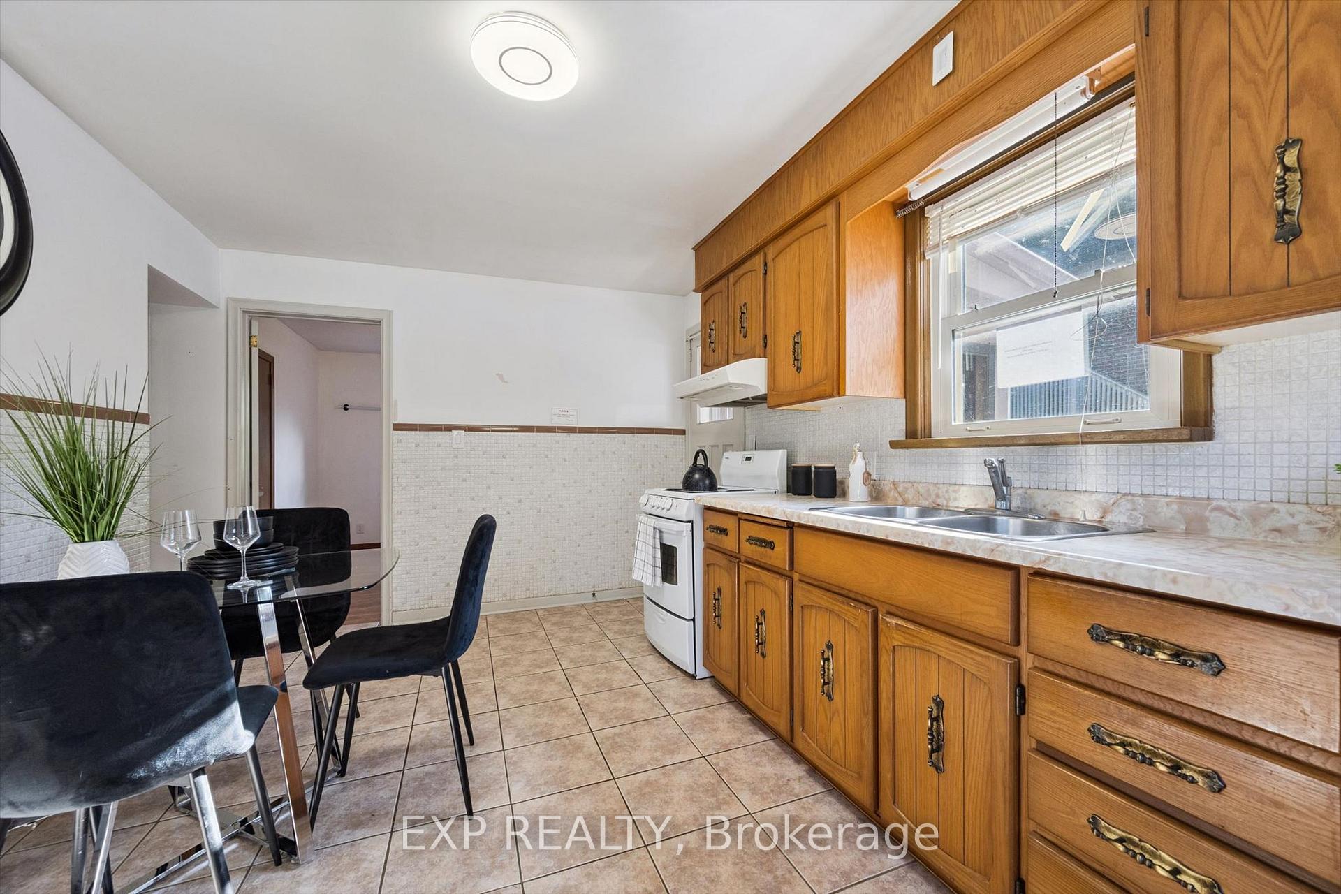 Photo 9 of 191 Grove Street, Guelph, St. George's — HOMEH