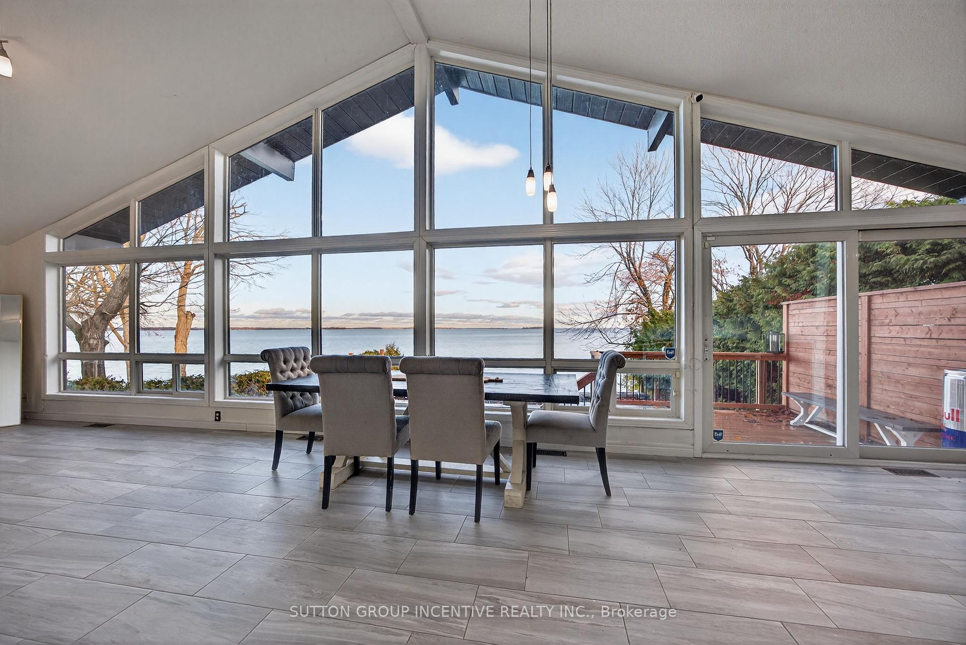 Photo 4 of 211 Moon Point Drive, Oro-Medonte, Rural Oro-Medonte — HOMEH
