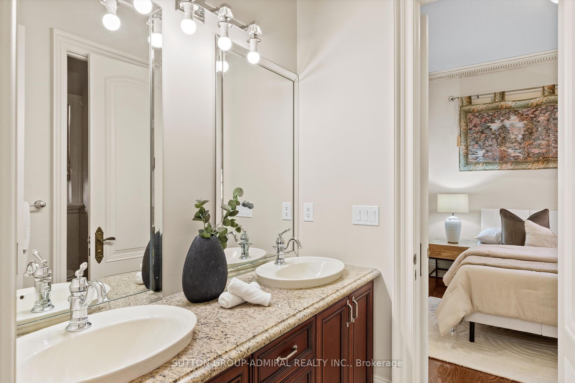 Photo 18 of 155 Cooks Mill Crescent, Vaughan, Patterson — HOMEH