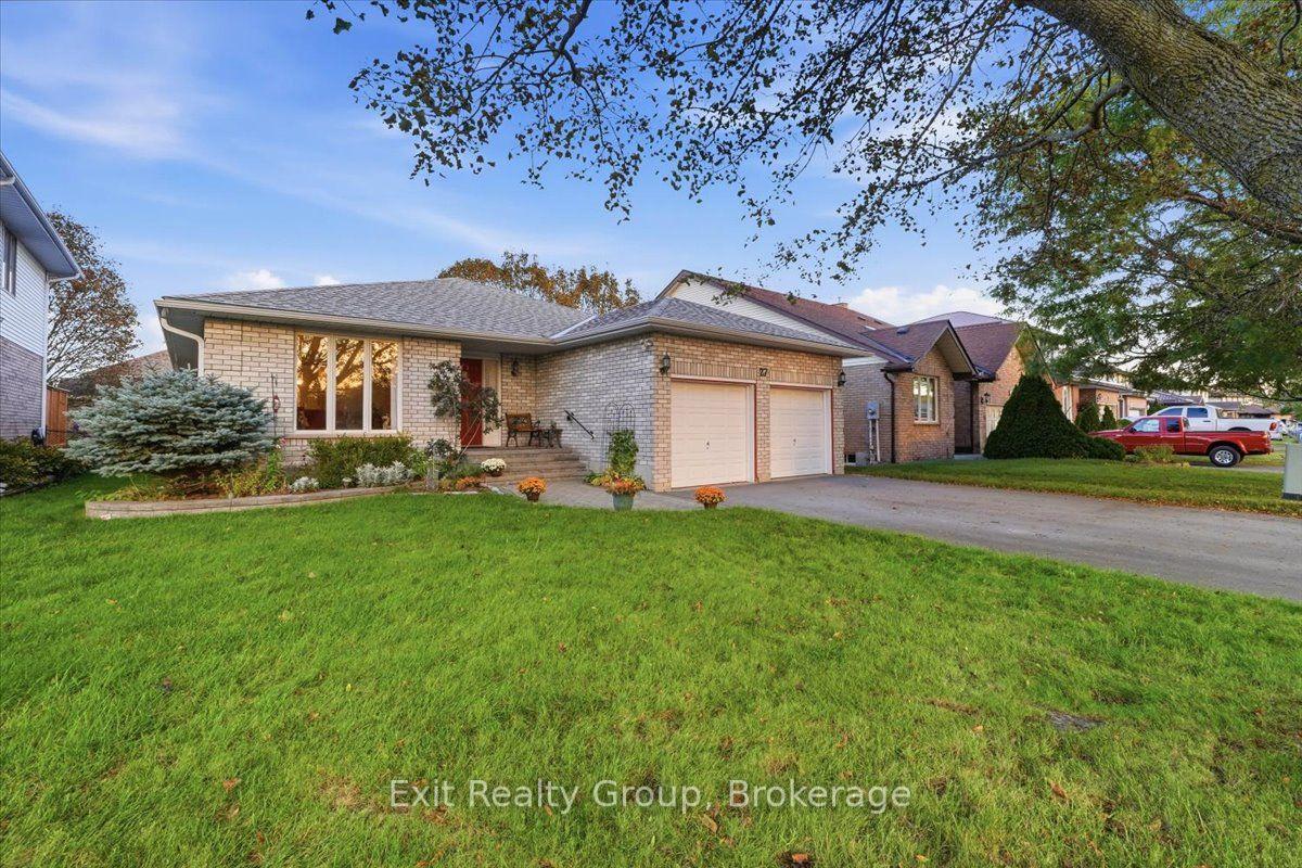 Photo 2 of 27 Dungannon Drive, Belleville, Belleville Ward — HOMEH