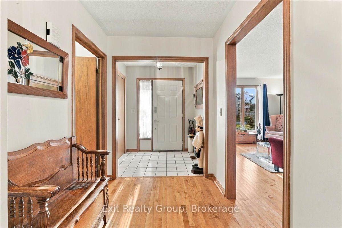 Photo 4 of 27 Dungannon Drive, Belleville, Belleville Ward — HOMEH