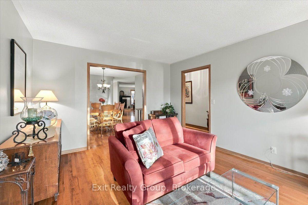 Photo 10 of 27 Dungannon Drive, Belleville, Belleville Ward — HOMEH