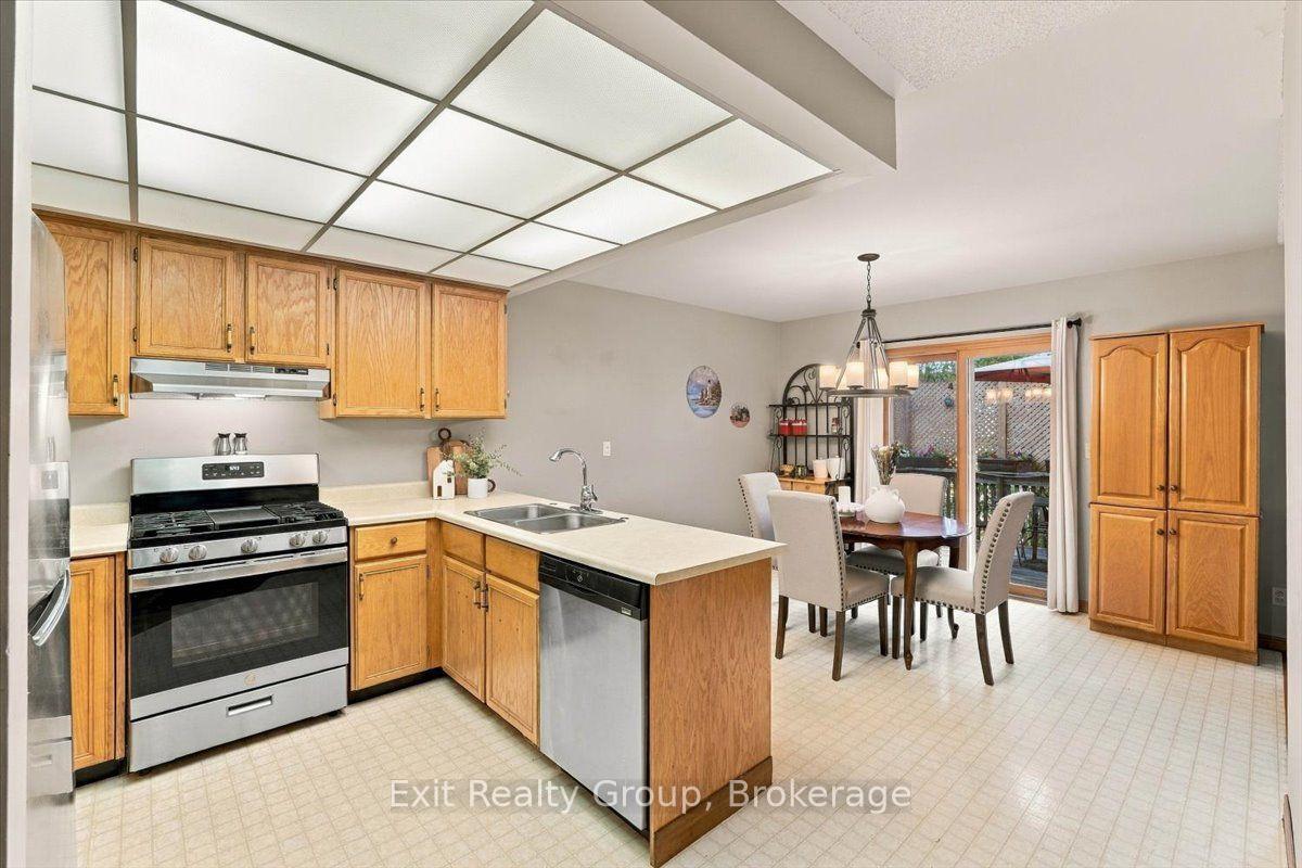 Photo 14 of 27 Dungannon Drive, Belleville, Belleville Ward — HOMEH