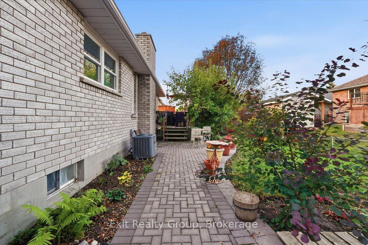 Photo 34 of 27 Dungannon Drive, Belleville, Belleville Ward — HOMEH