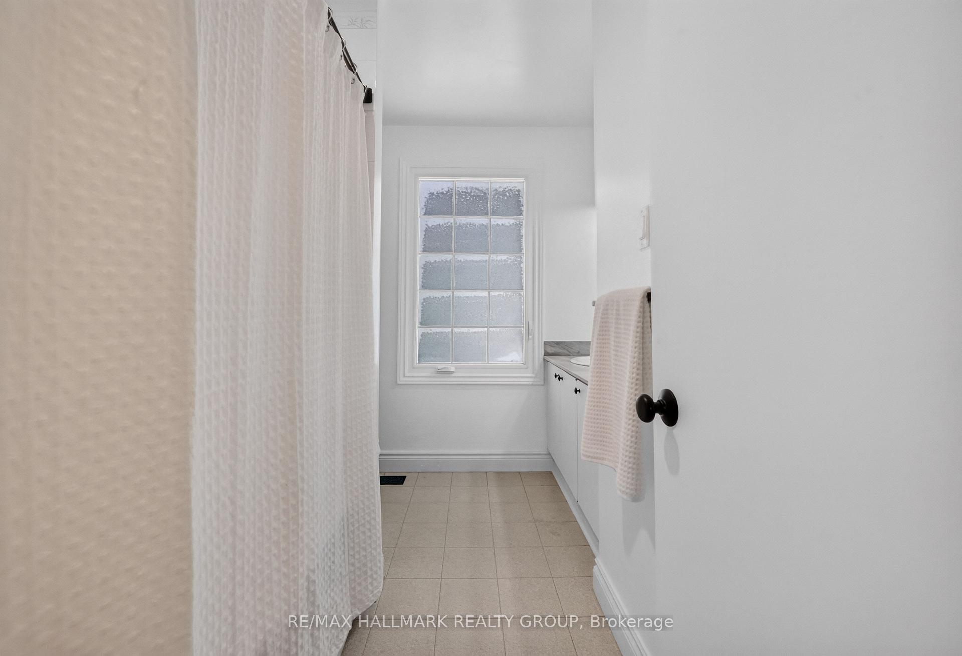 Photo 32 of 612 Clancy Street, Ottawa, Beacon Hill North — HOMEH