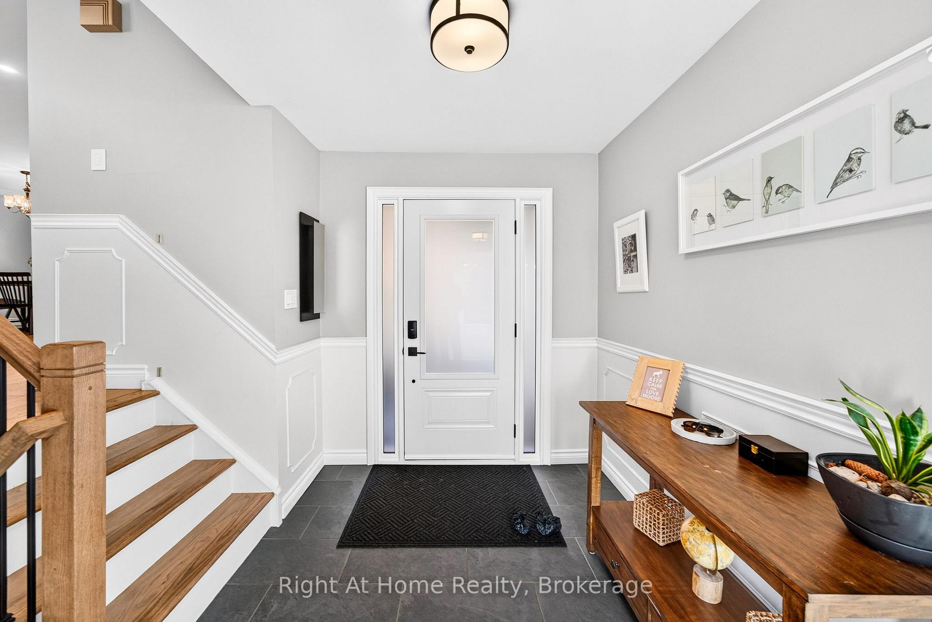Photo 4 of 23 Laurendale Avenue, Hamilton, Waterdown — HOMEH