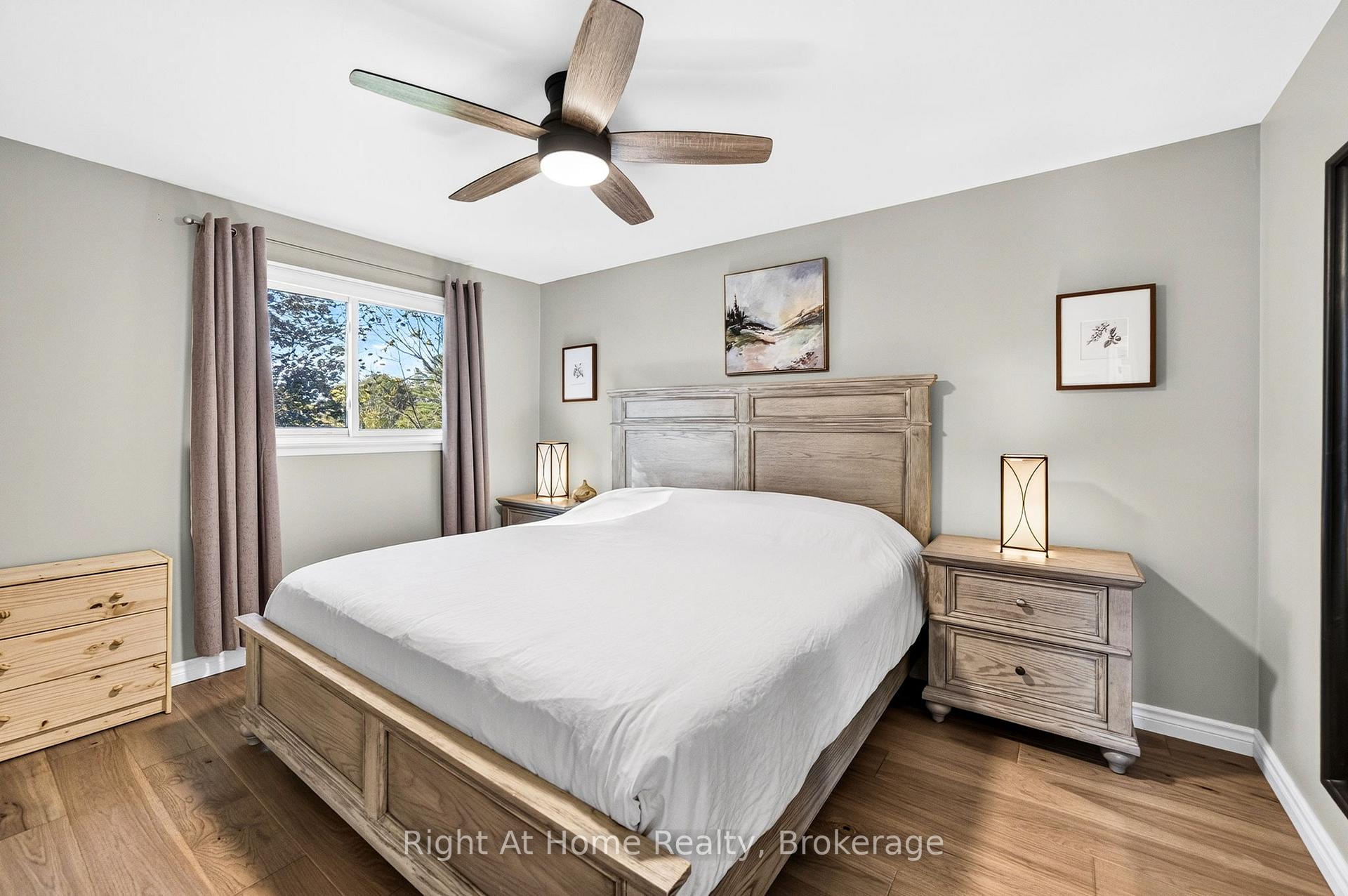 Photo 11 of 23 Laurendale Avenue, Hamilton, Waterdown — HOMEH