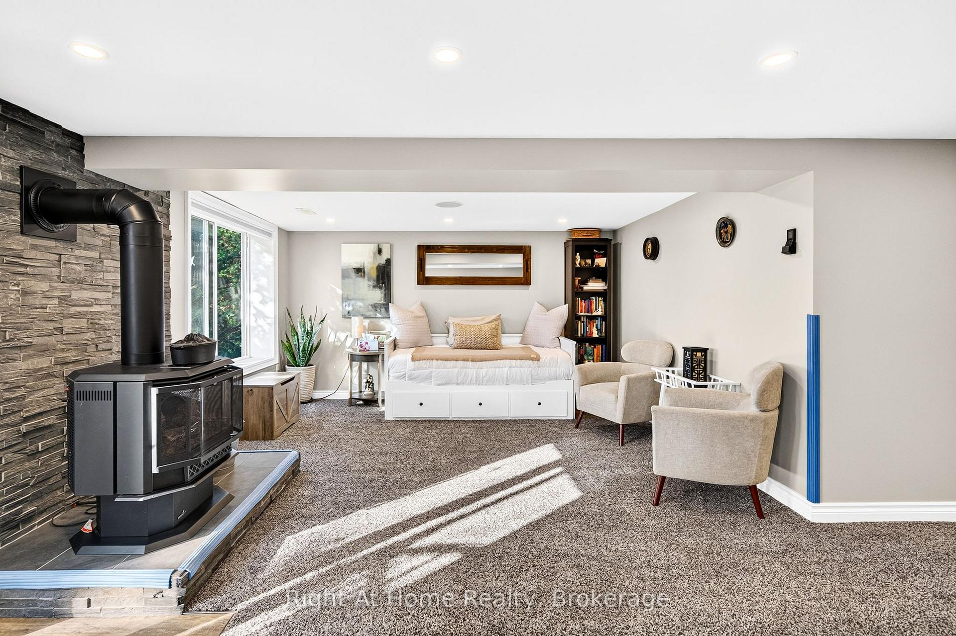 Photo 19 of 23 Laurendale Avenue, Hamilton, Waterdown — HOMEH
