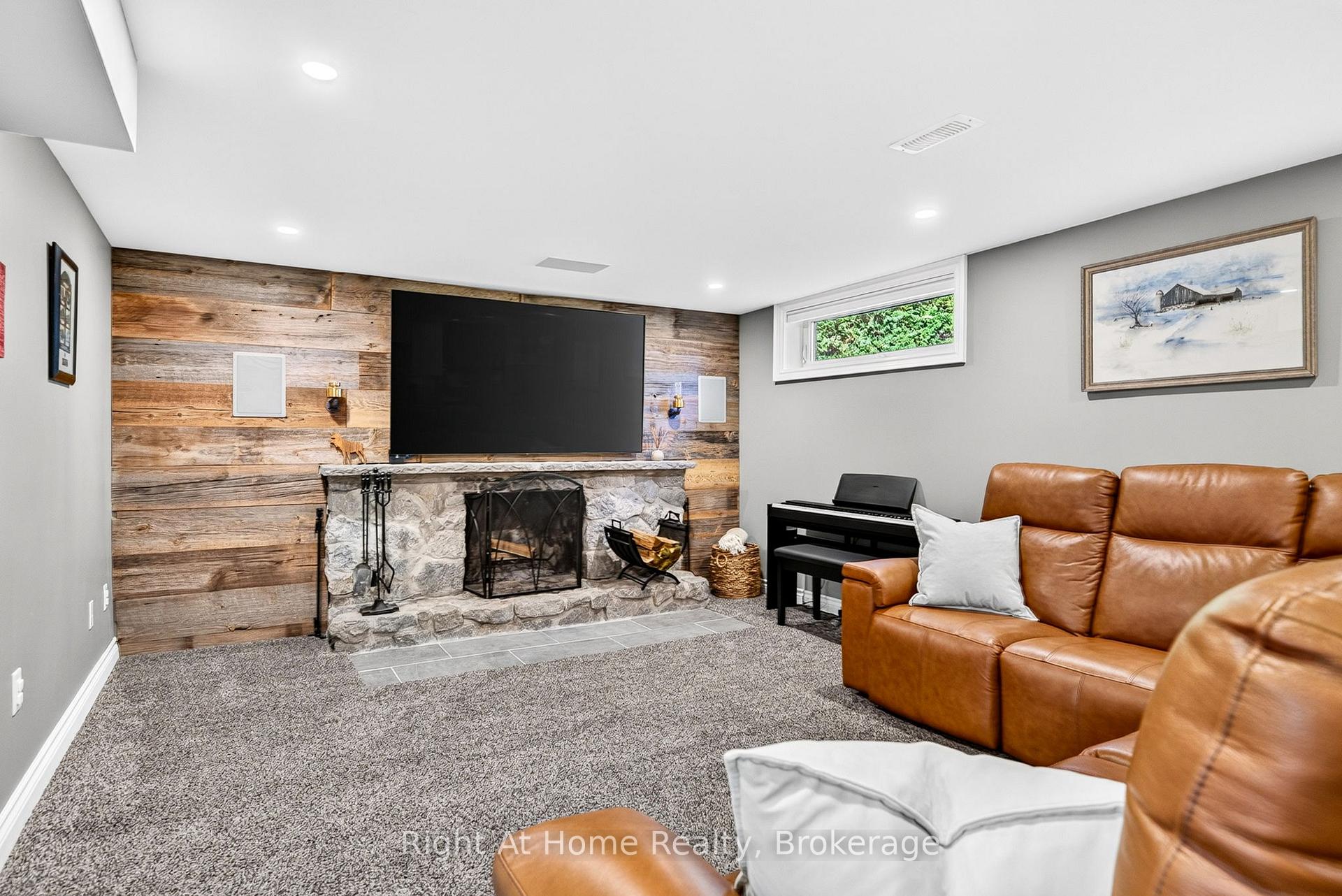 Photo 22 of 23 Laurendale Avenue, Hamilton, Waterdown — HOMEH