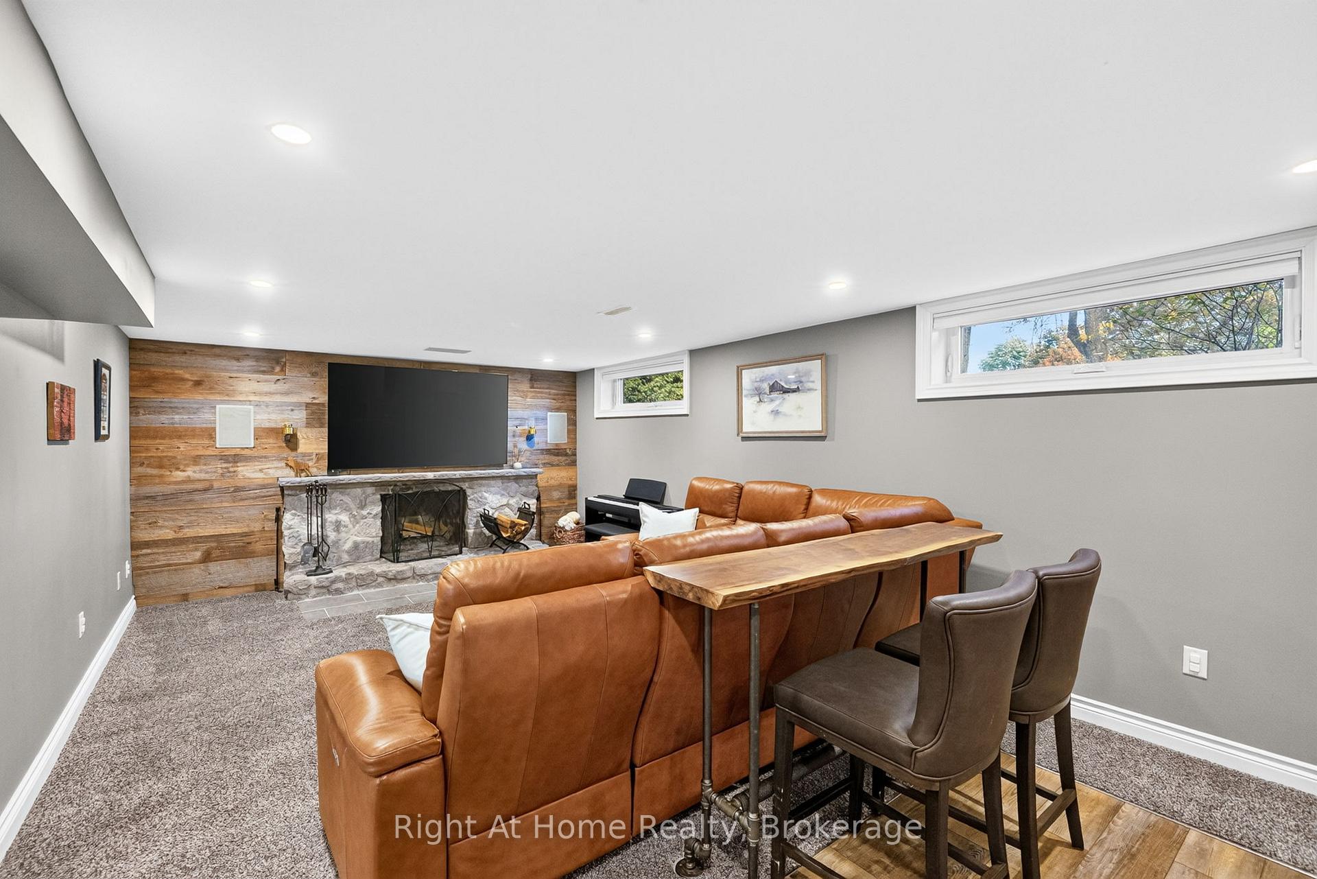 Photo 25 of 23 Laurendale Avenue, Hamilton, Waterdown — HOMEH