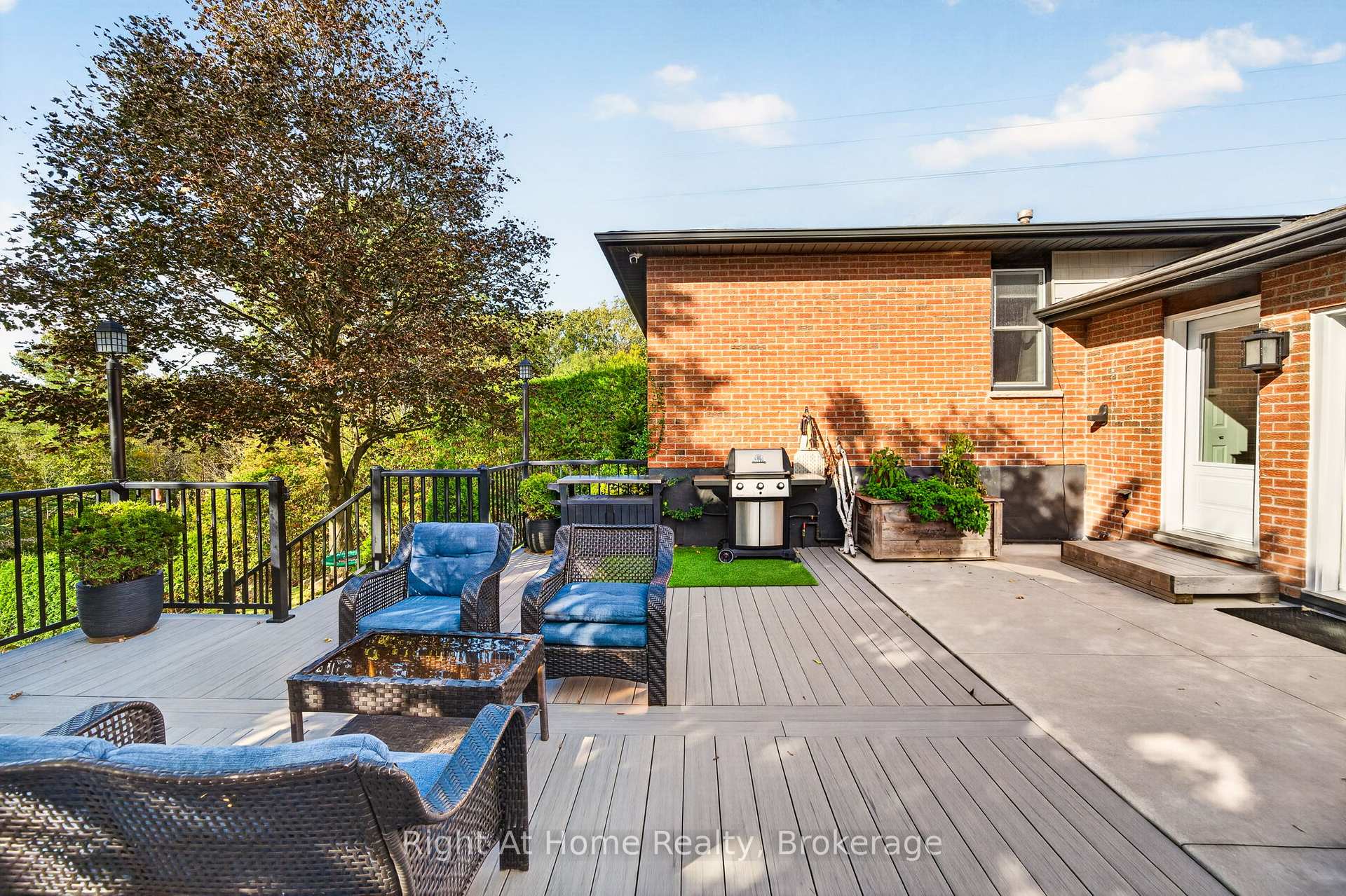 Photo 30 of 23 Laurendale Avenue, Hamilton, Waterdown — HOMEH