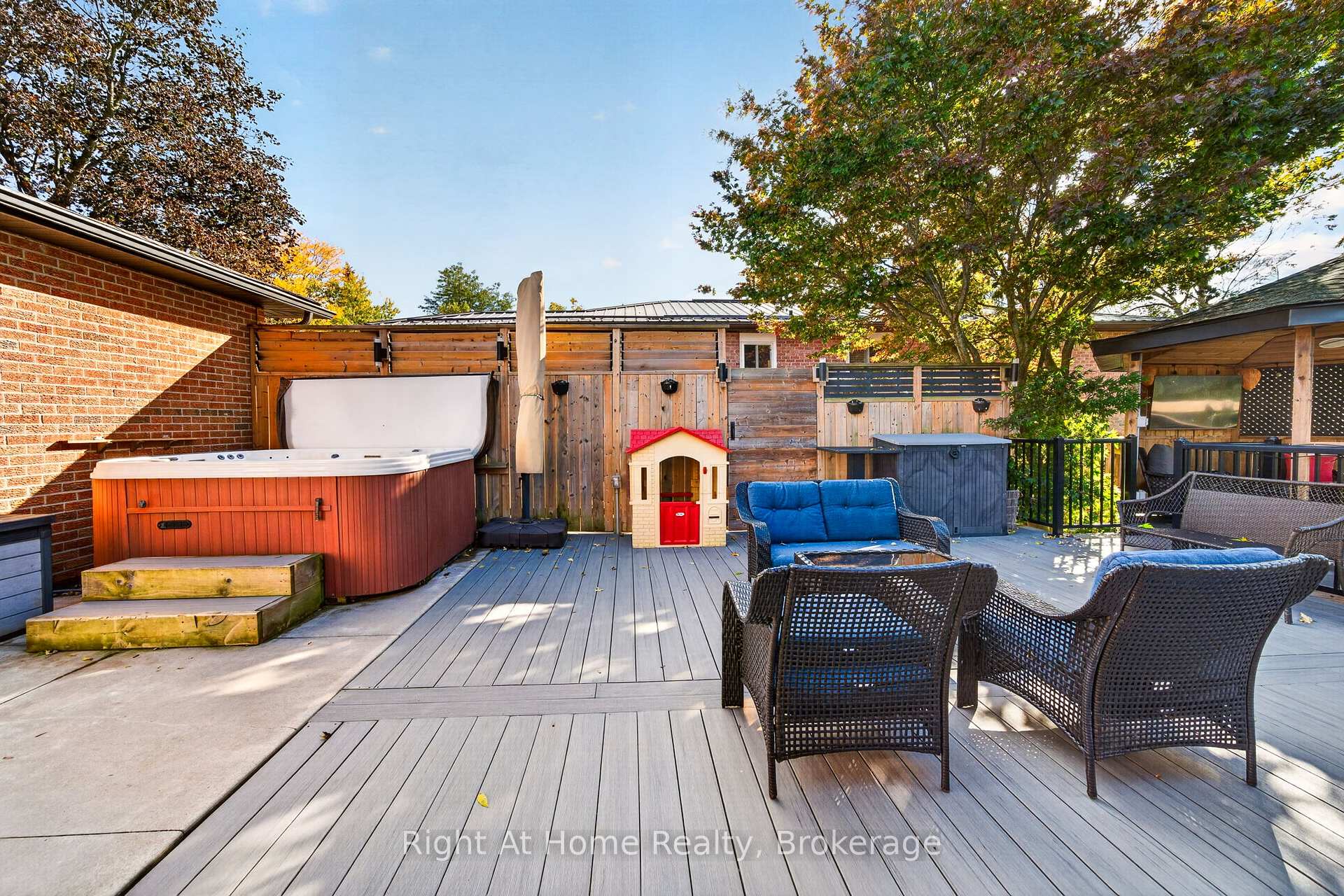 Photo 31 of 23 Laurendale Avenue, Hamilton, Waterdown — HOMEH