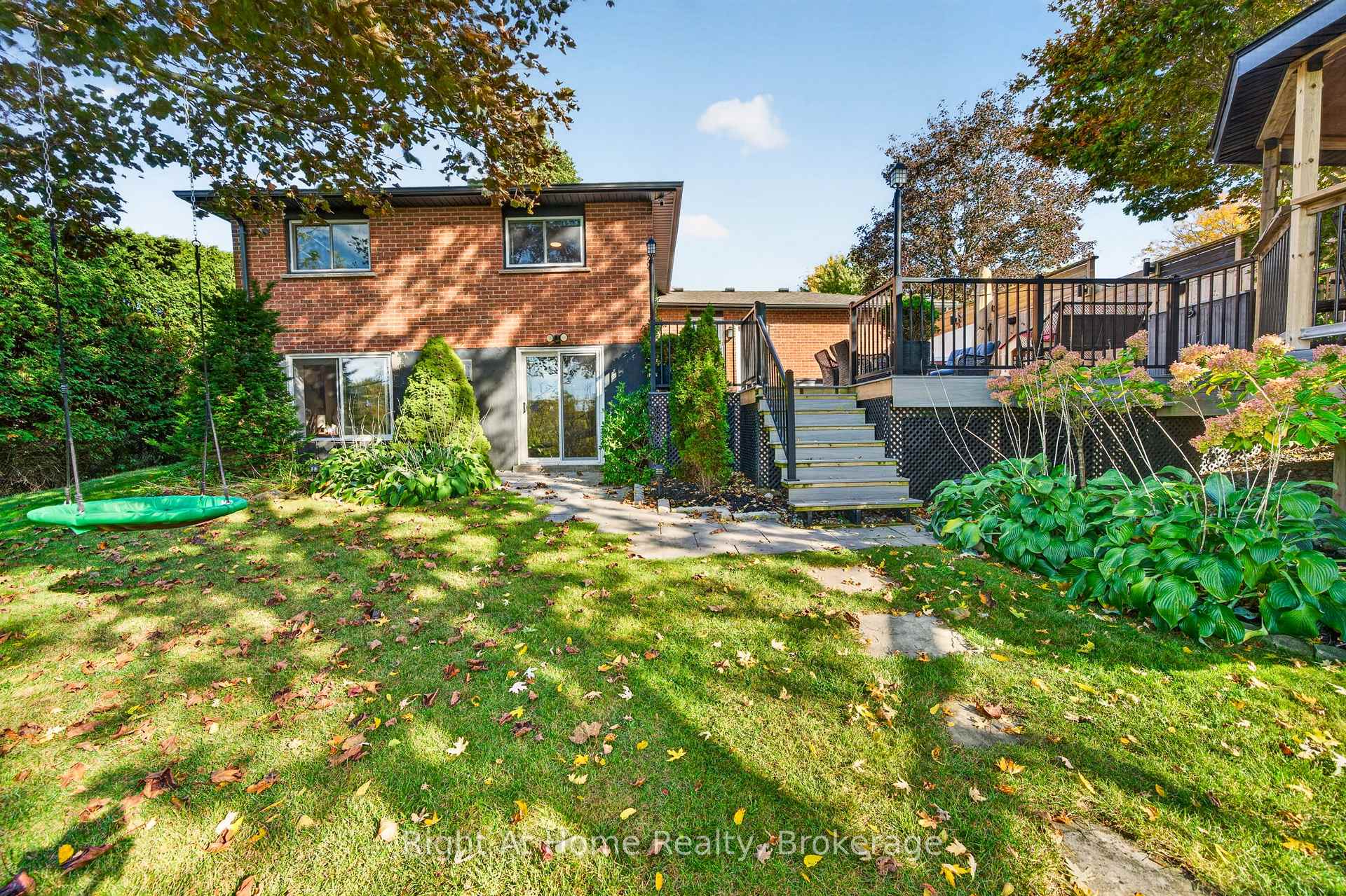 Photo 34 of 23 Laurendale Avenue, Hamilton, Waterdown — HOMEH
