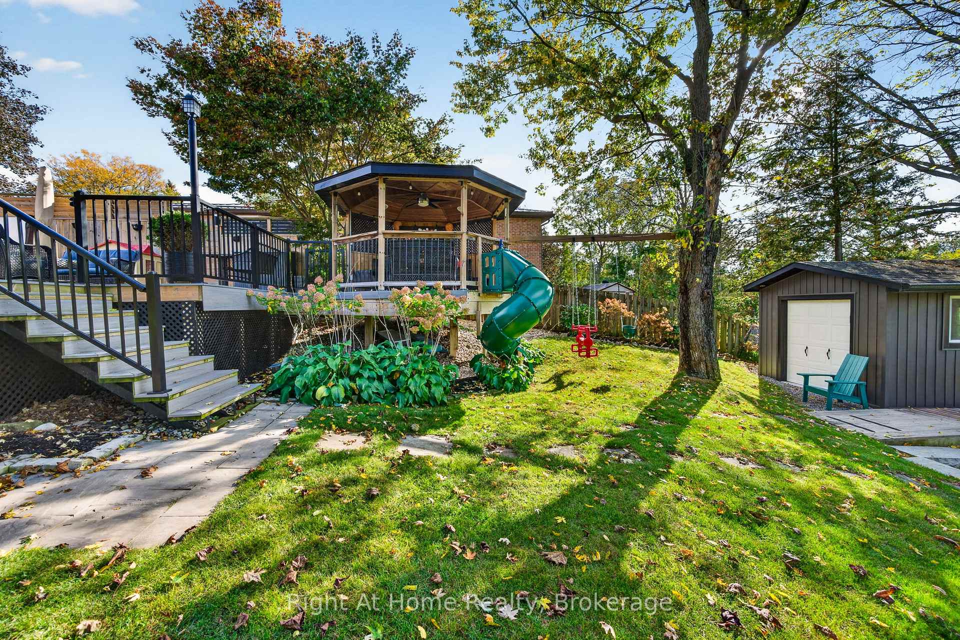 Photo 35 of 23 Laurendale Avenue, Hamilton, Waterdown — HOMEH