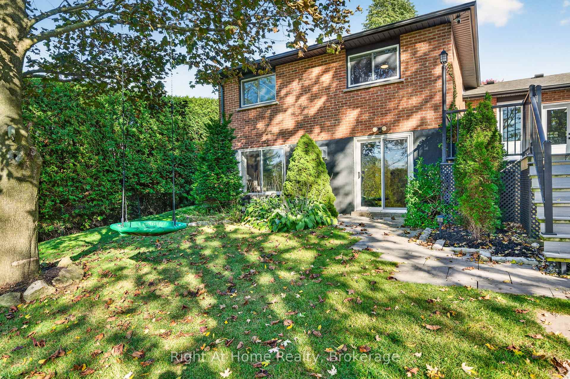 Photo 37 of 23 Laurendale Avenue, Hamilton, Waterdown — HOMEH