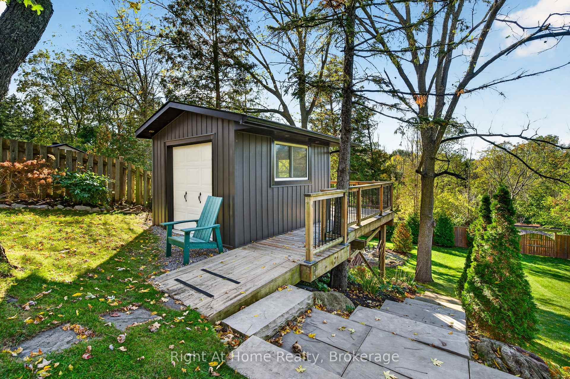Photo 39 of 23 Laurendale Avenue, Hamilton, Waterdown — HOMEH