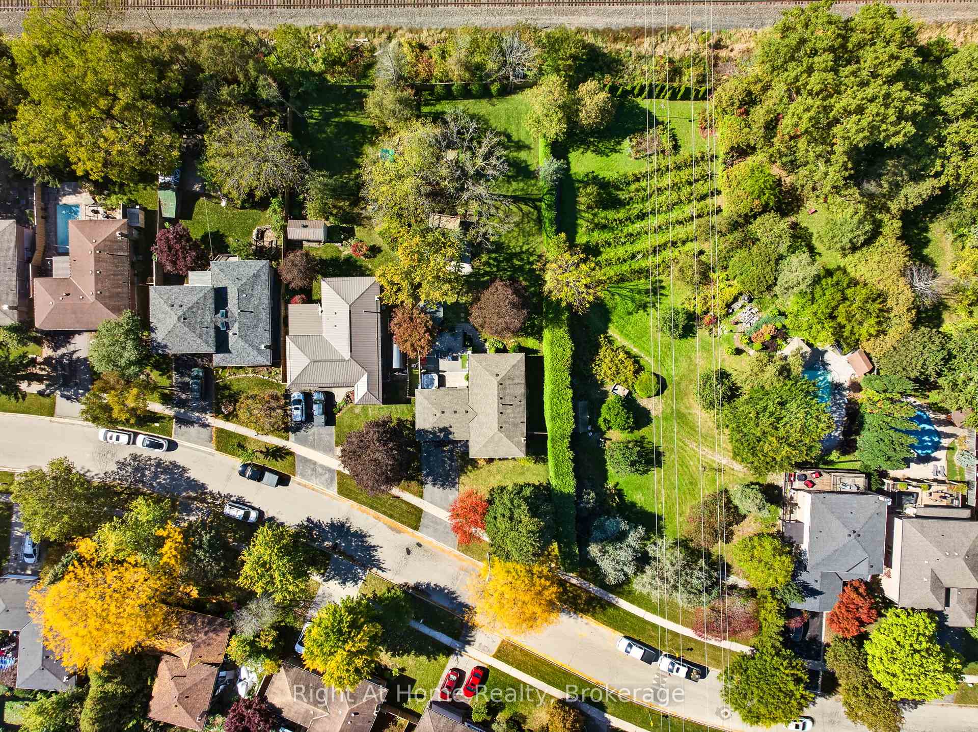 Photo 48 of 23 Laurendale Avenue, Hamilton, Waterdown — HOMEH