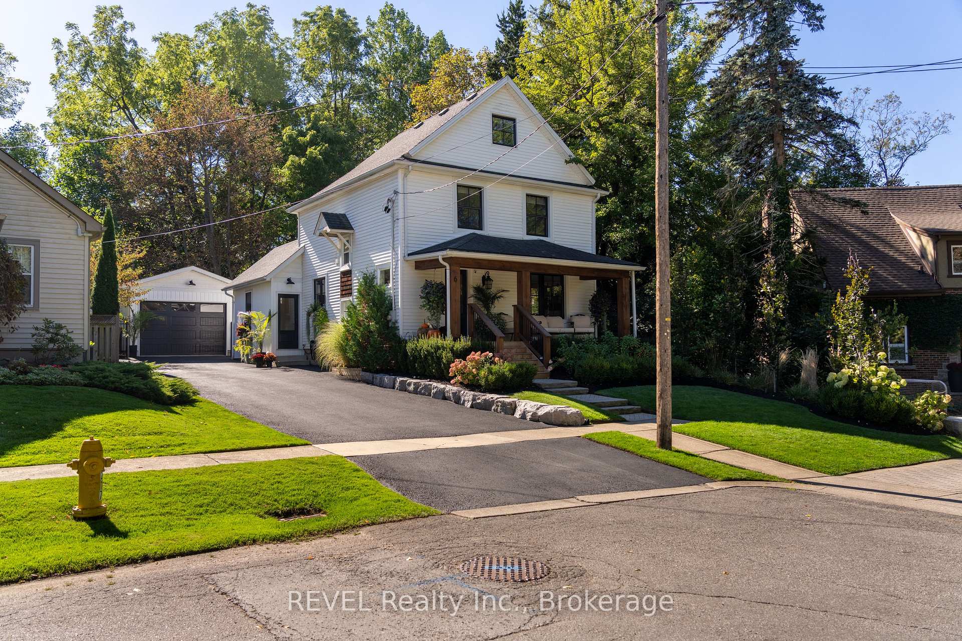 Photo 2 of 6 Elm Avenue, Pelham, Fonthill — HOMEH