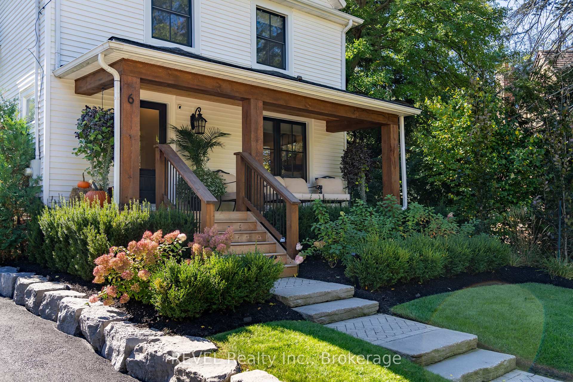 Photo 5 of 6 Elm Avenue, Pelham, Fonthill — HOMEH