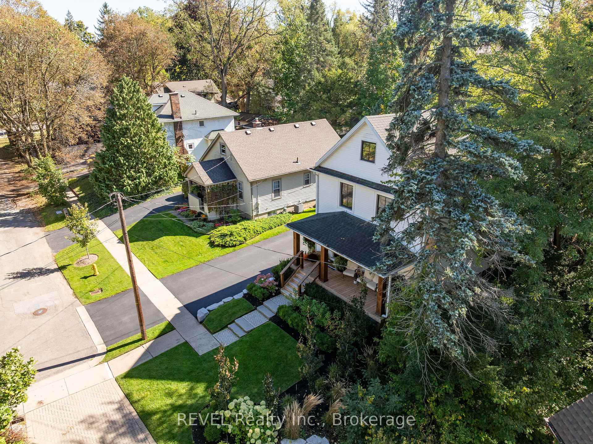 Photo 9 of 6 Elm Avenue, Pelham, Fonthill — HOMEH
