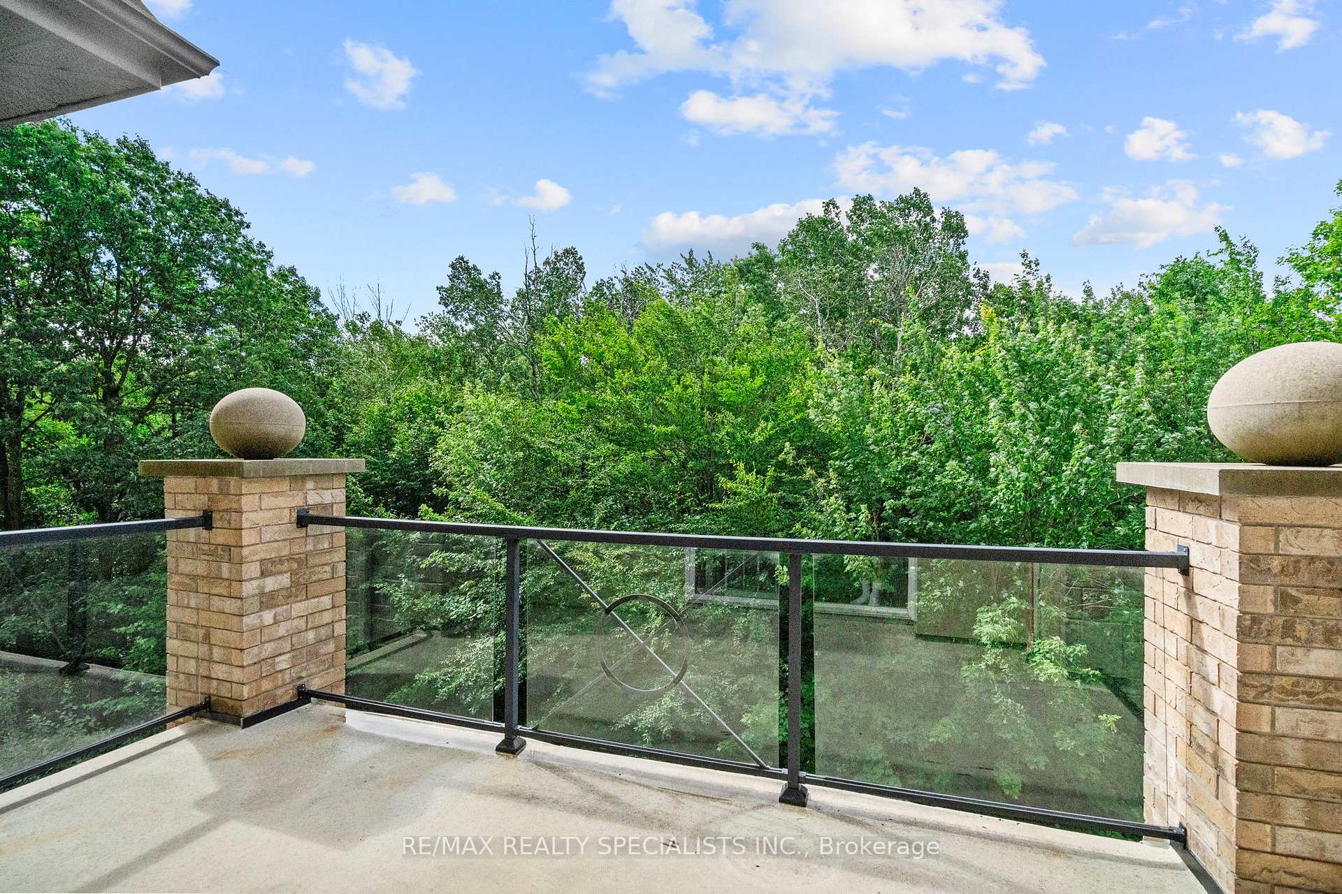 Photo 6 of Unit 408, 41 Ferndale Drive S, Barrie, Ardagh — HOMEH