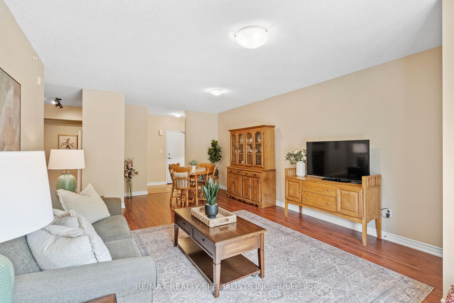 Photo 11 of Unit 408, 41 Ferndale Drive S, Barrie, Ardagh — HOMEH
