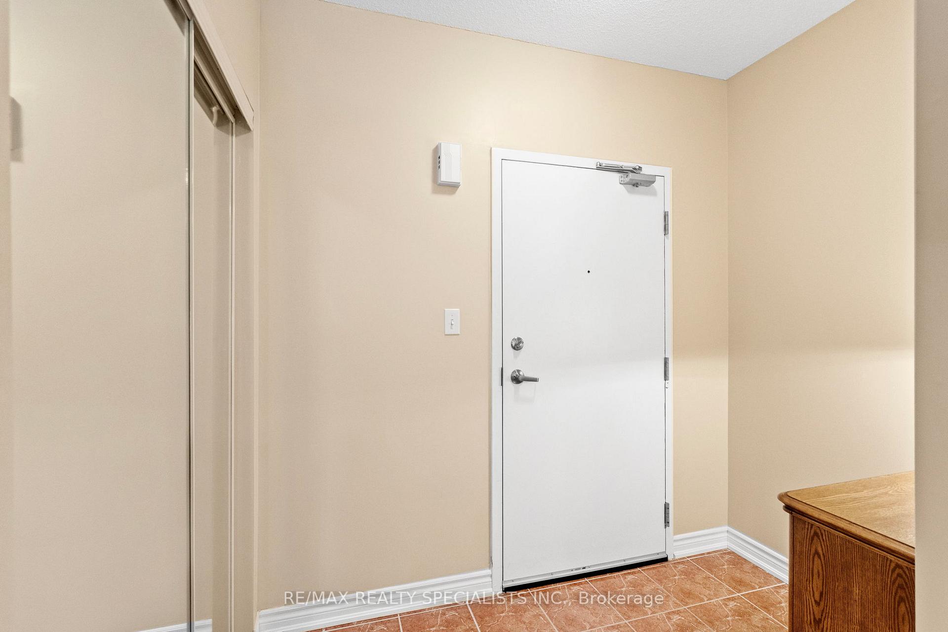 Photo 15 of Unit 408, 41 Ferndale Drive S, Barrie, Ardagh — HOMEH