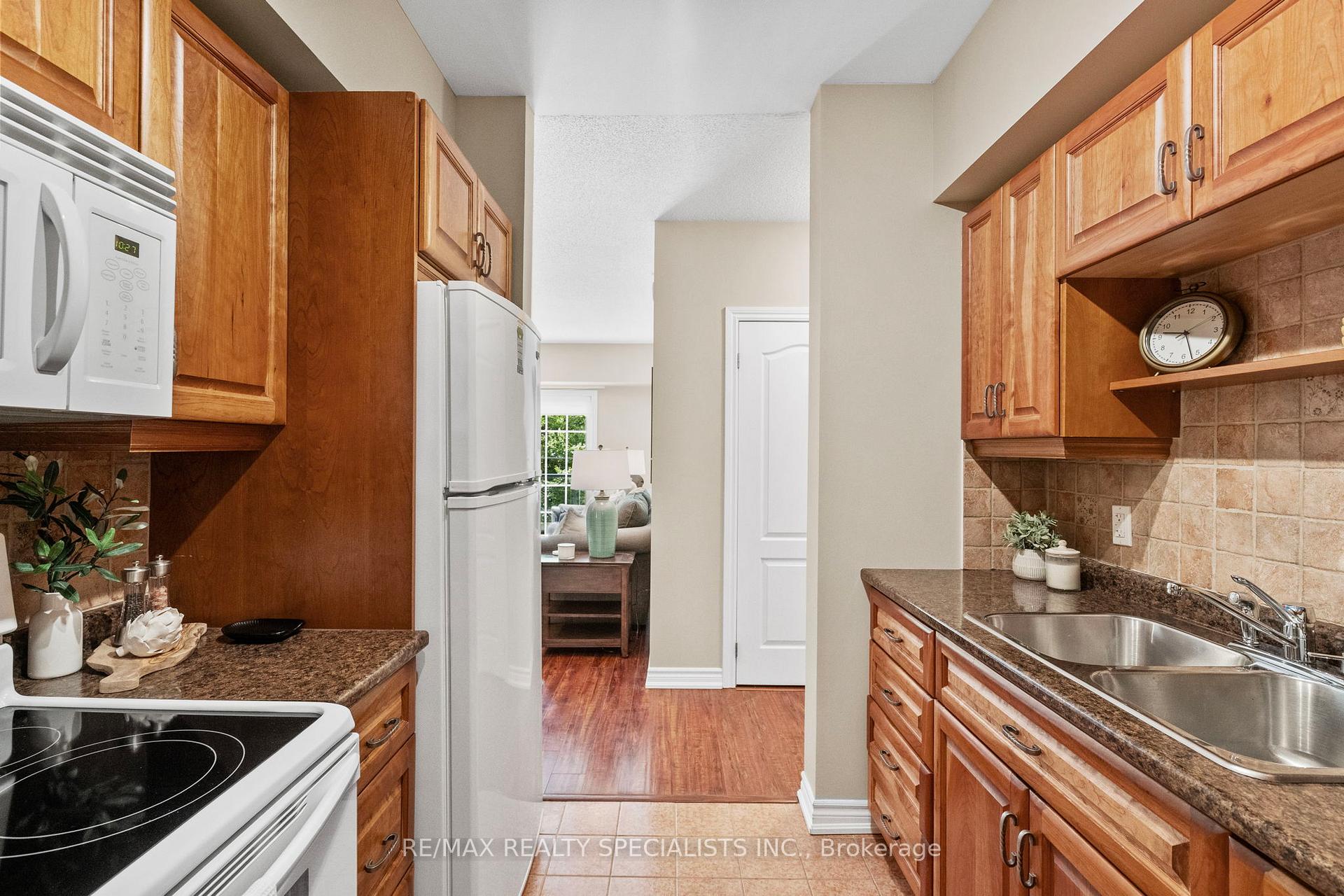 Photo 20 of Unit 408, 41 Ferndale Drive S, Barrie, Ardagh — HOMEH