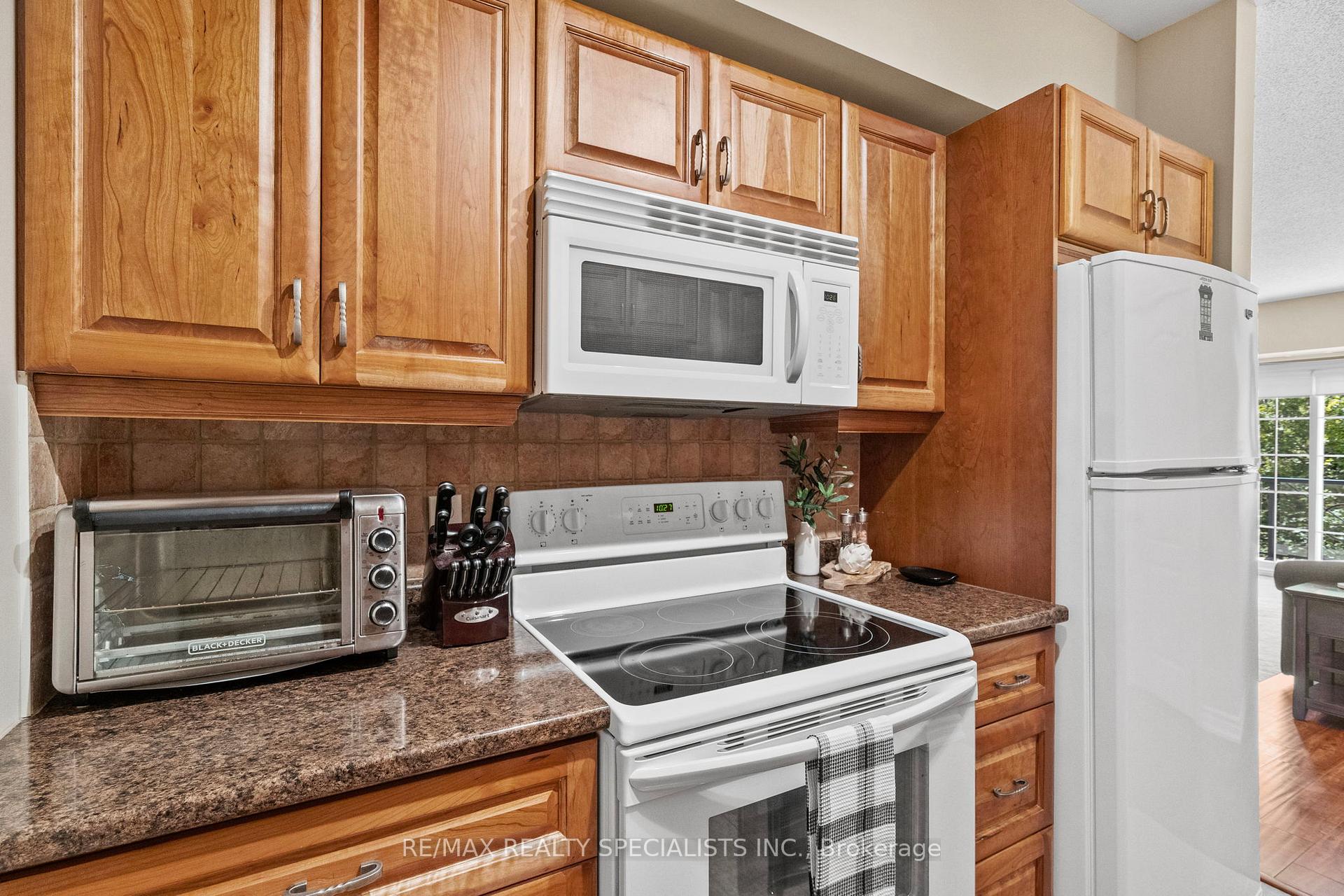 Photo 21 of Unit 408, 41 Ferndale Drive S, Barrie, Ardagh — HOMEH