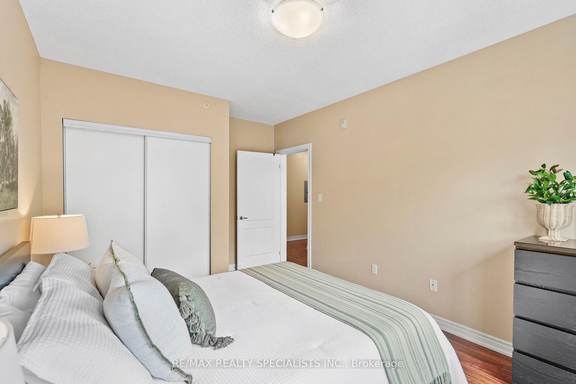 Photo 26 of Unit 408, 41 Ferndale Drive S, Barrie, Ardagh — HOMEH