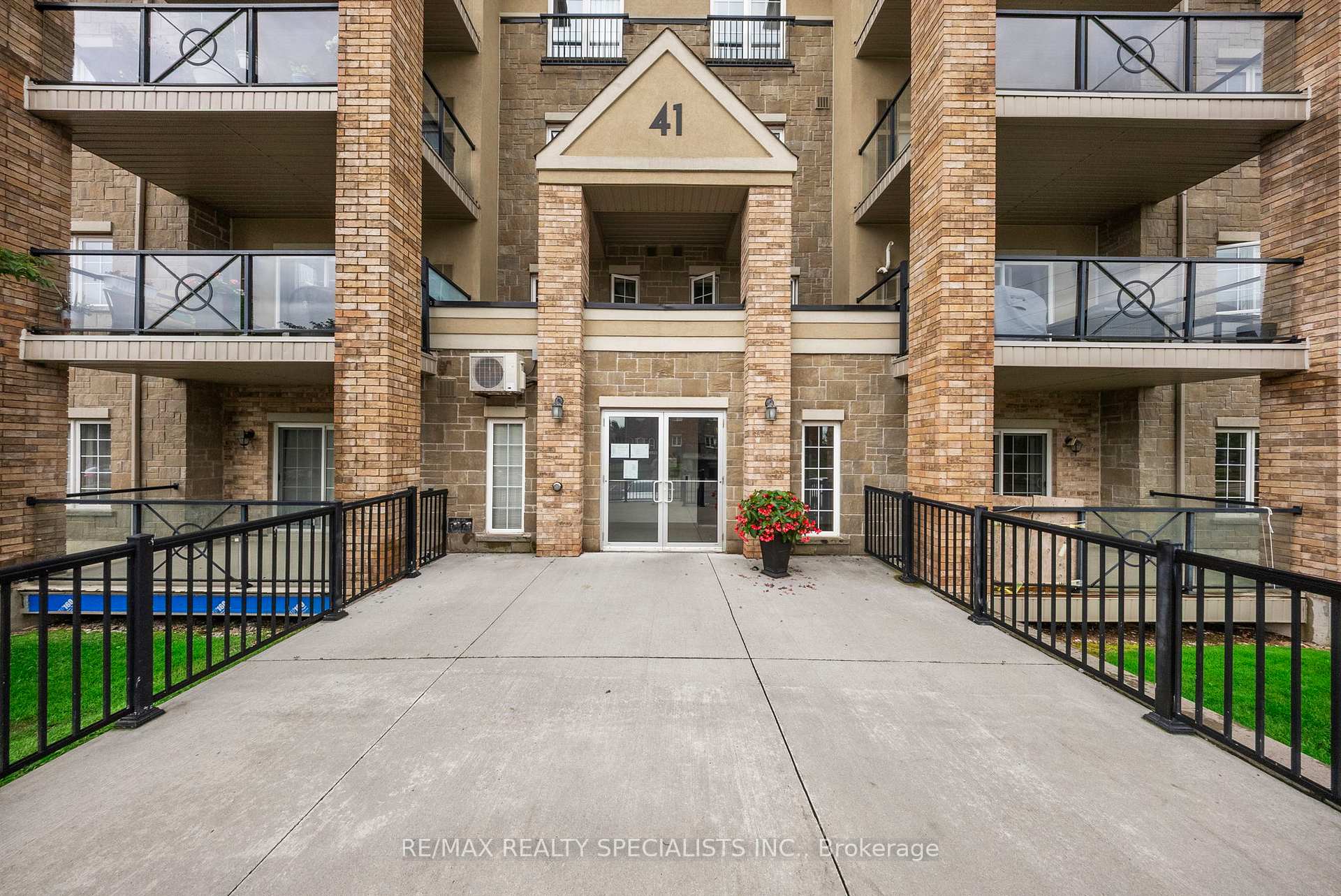 Photo 34 of Unit 408, 41 Ferndale Drive S, Barrie, Ardagh — HOMEH