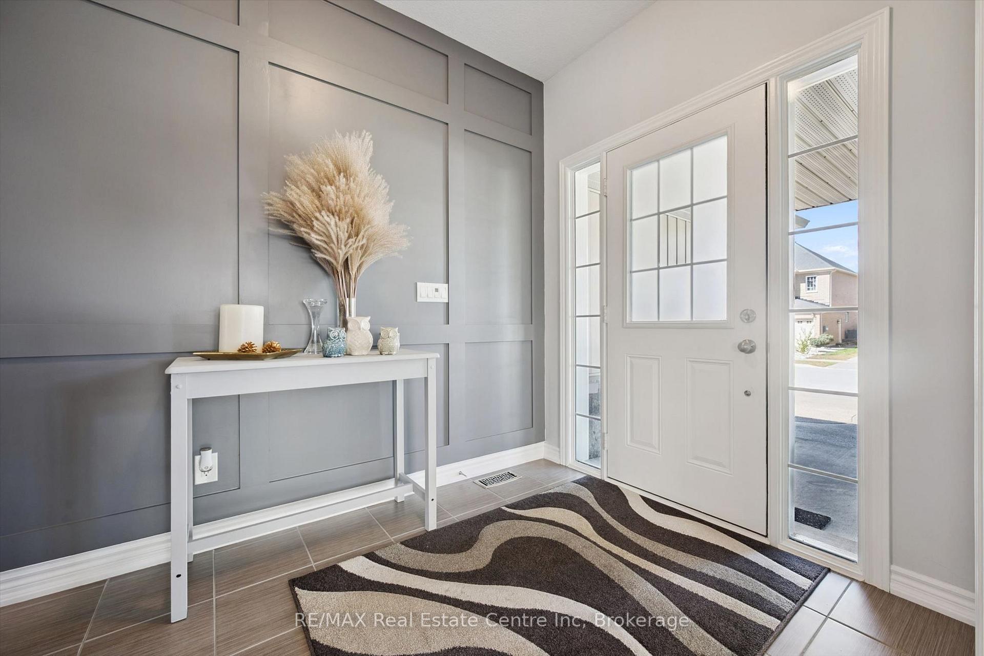 Photo 3 of 106 Ryan Street, Centre Wellington, Fergus — HOMEH