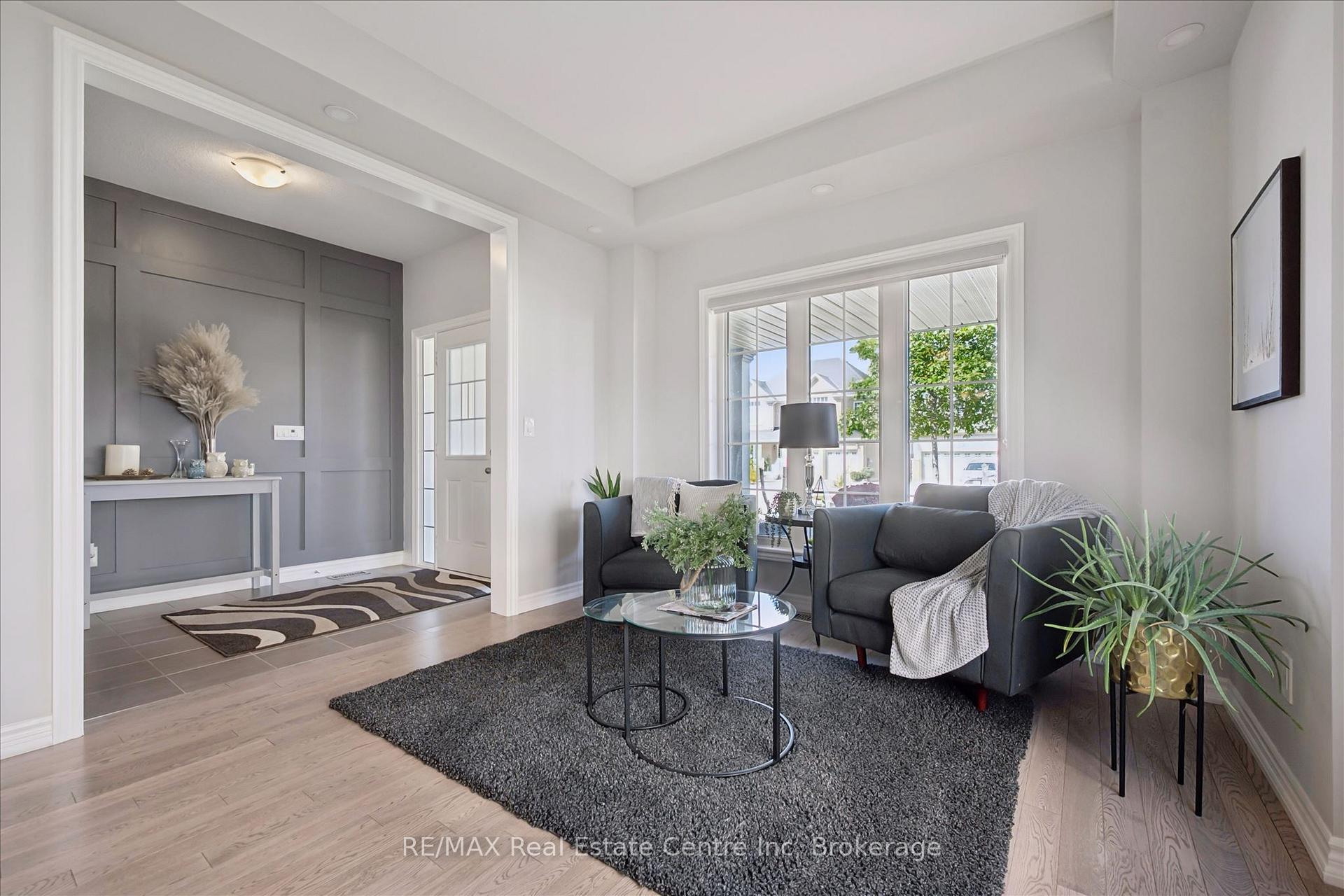 Photo 5 of 106 Ryan Street, Centre Wellington, Fergus — HOMEH