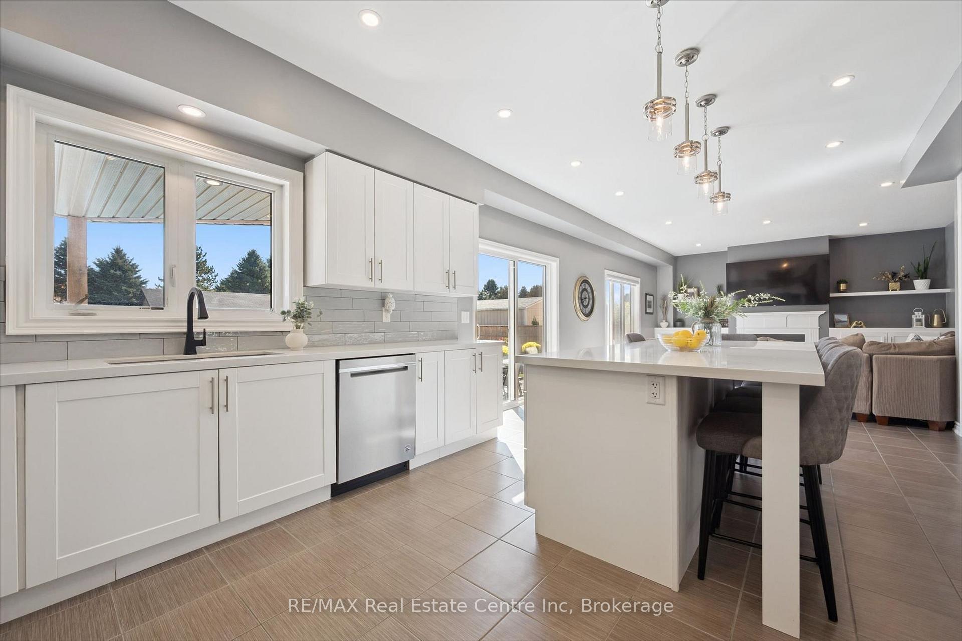 Photo 12 of 106 Ryan Street, Centre Wellington, Fergus — HOMEH