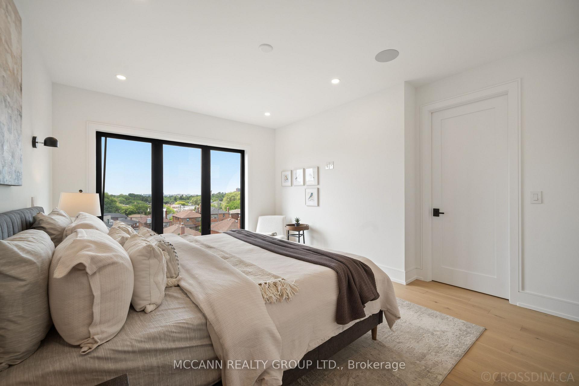 Photo 22 of 526 Westmount Avenue, Toronto, Oakwood Village — HOMEH