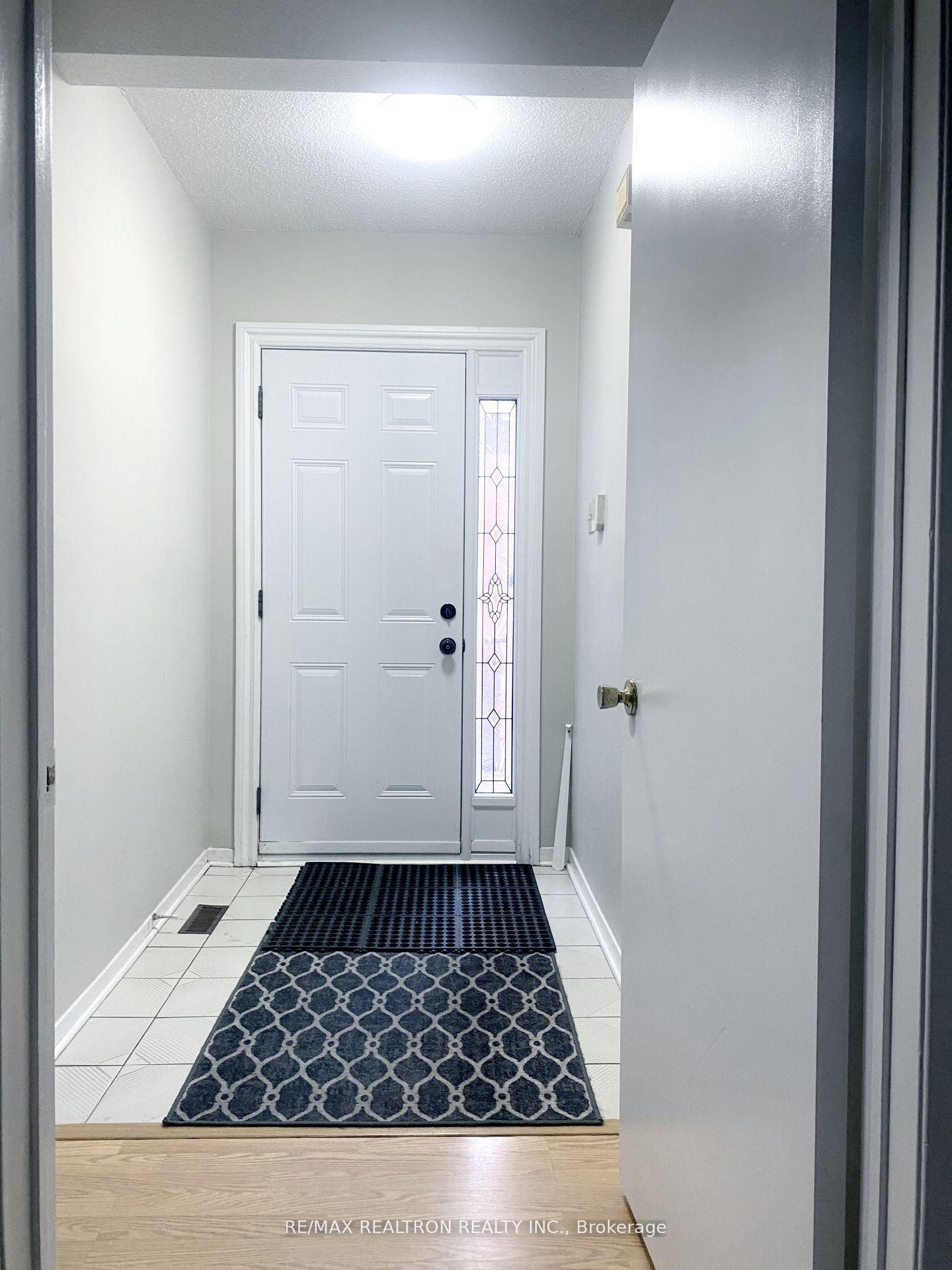 Photo 2 of Unit Lower, 208 Roxanne Crescent, Scarborough, Milliken — HOMEH