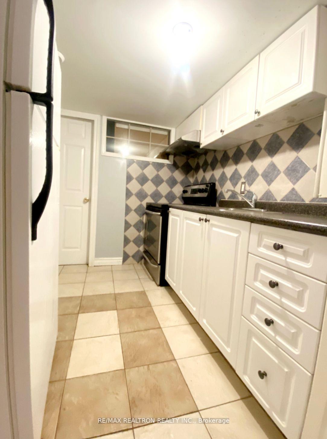 Photo 4 of Unit Lower, 208 Roxanne Crescent, Scarborough, Milliken — HOMEH